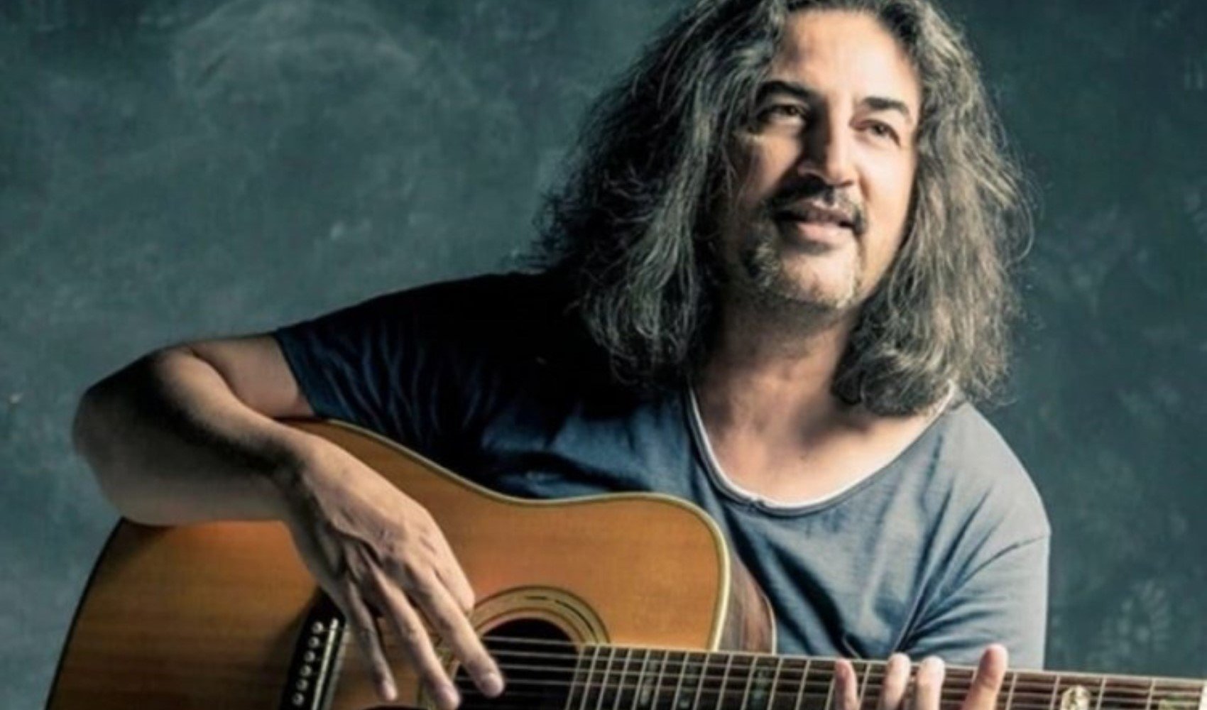 Şarkıcı Çelik, 'borç mesajlarına' isyan etti