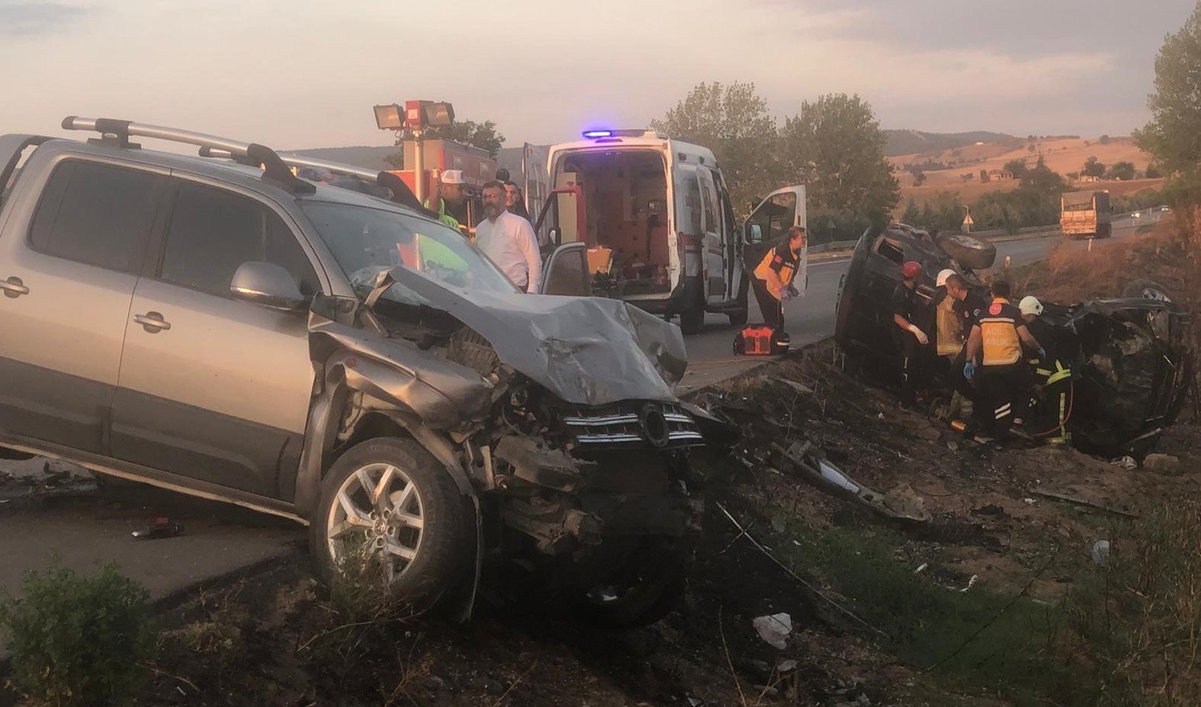Eski belediye başkanı hayatını kaybetti, eşi ve 1 kişi yaralandı