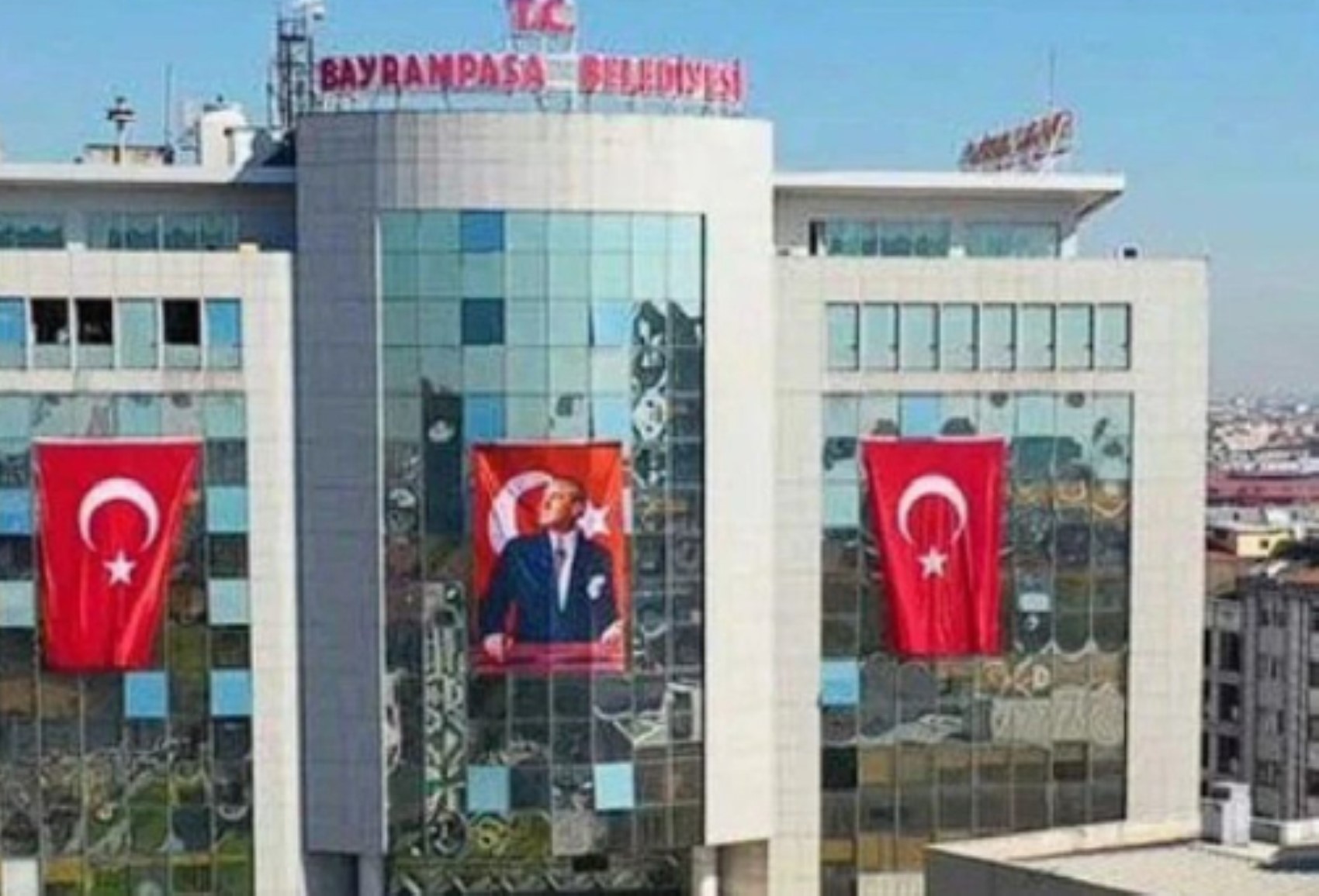 CHP'de istifa haberleri ardı ardına geliyor! Meclis çoğunluğunu kaybettiler