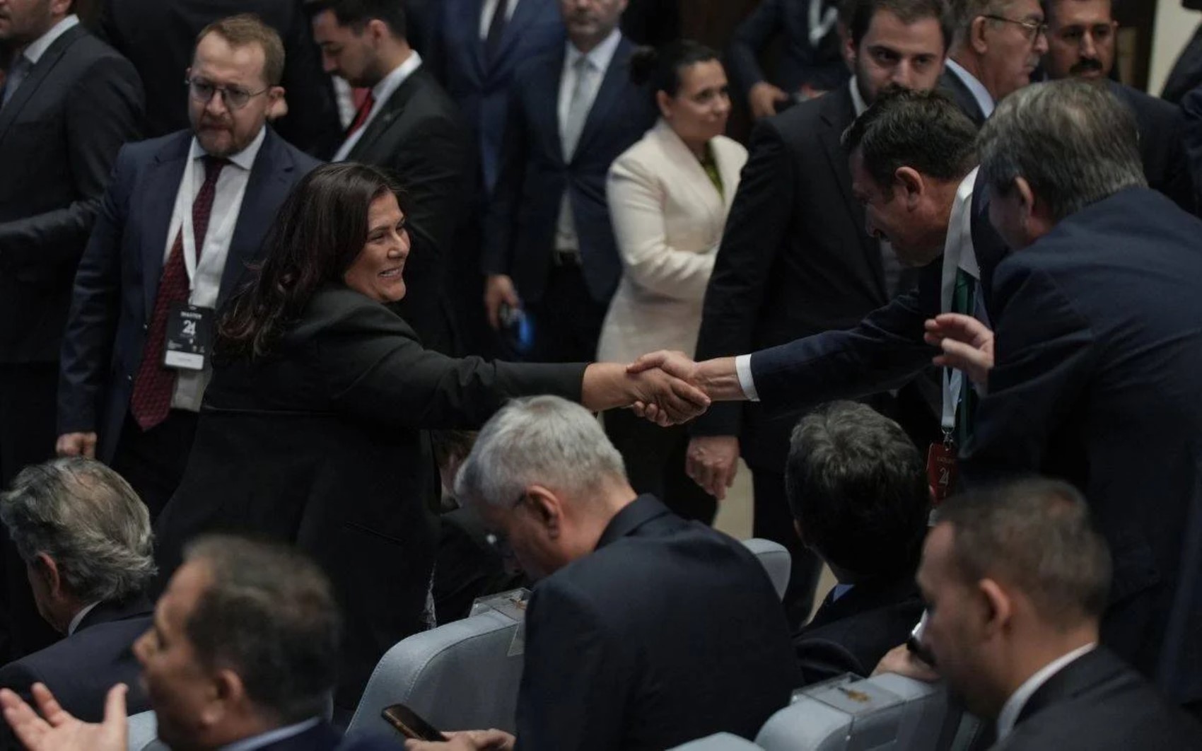 AKP için 'yeni transferler' iddiası: O bölge ön plana çıkıyor! Aranan kriterler belli oldu