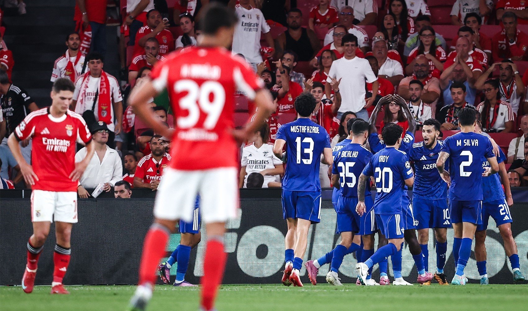 Karabağ, Benfica deplasmanında geri dönmeyi başardı