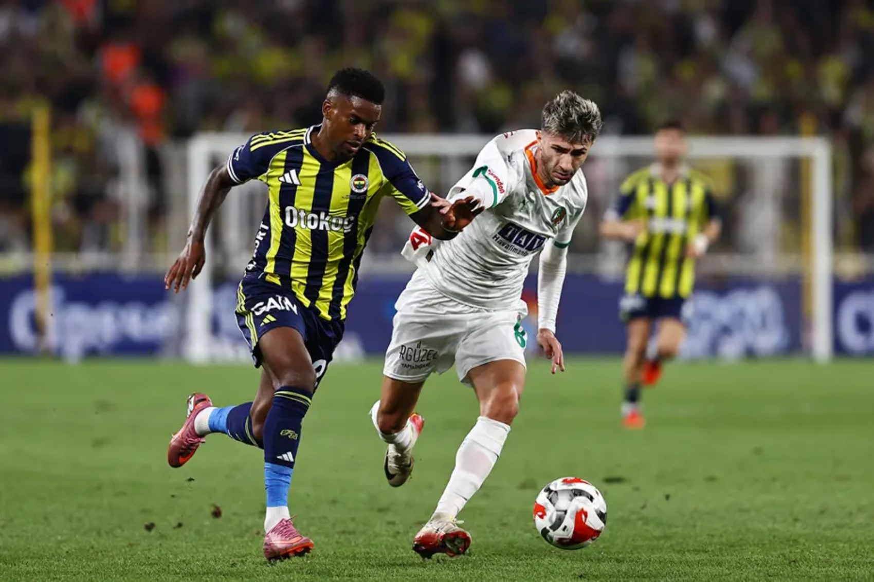 Hakem yorumcuları Fenerbahçe- Alanyaspor maçındaki kritik kararları değerlendirdi: Skandal yönetim!