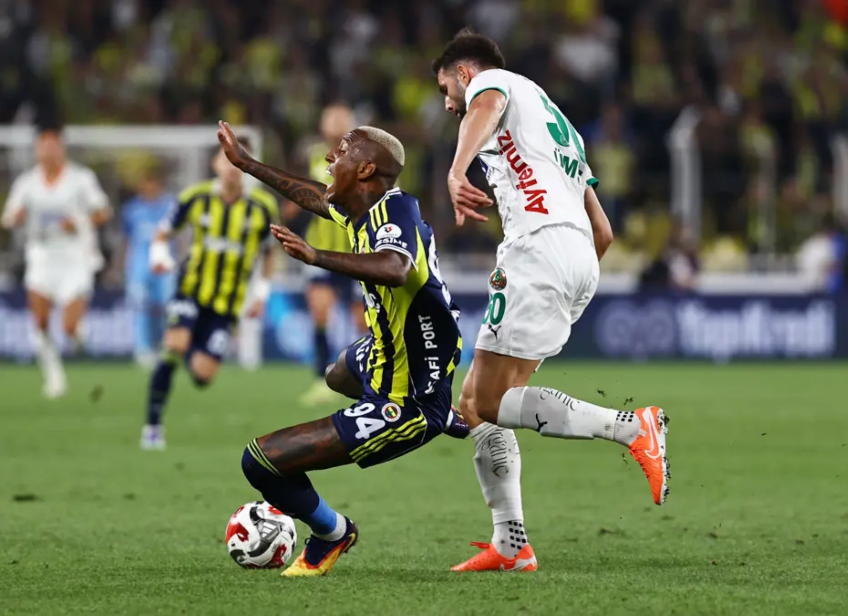Hakem yorumcuları Fenerbahçe- Alanyaspor maçındaki kritik kararları değerlendirdi: Skandal yönetim!