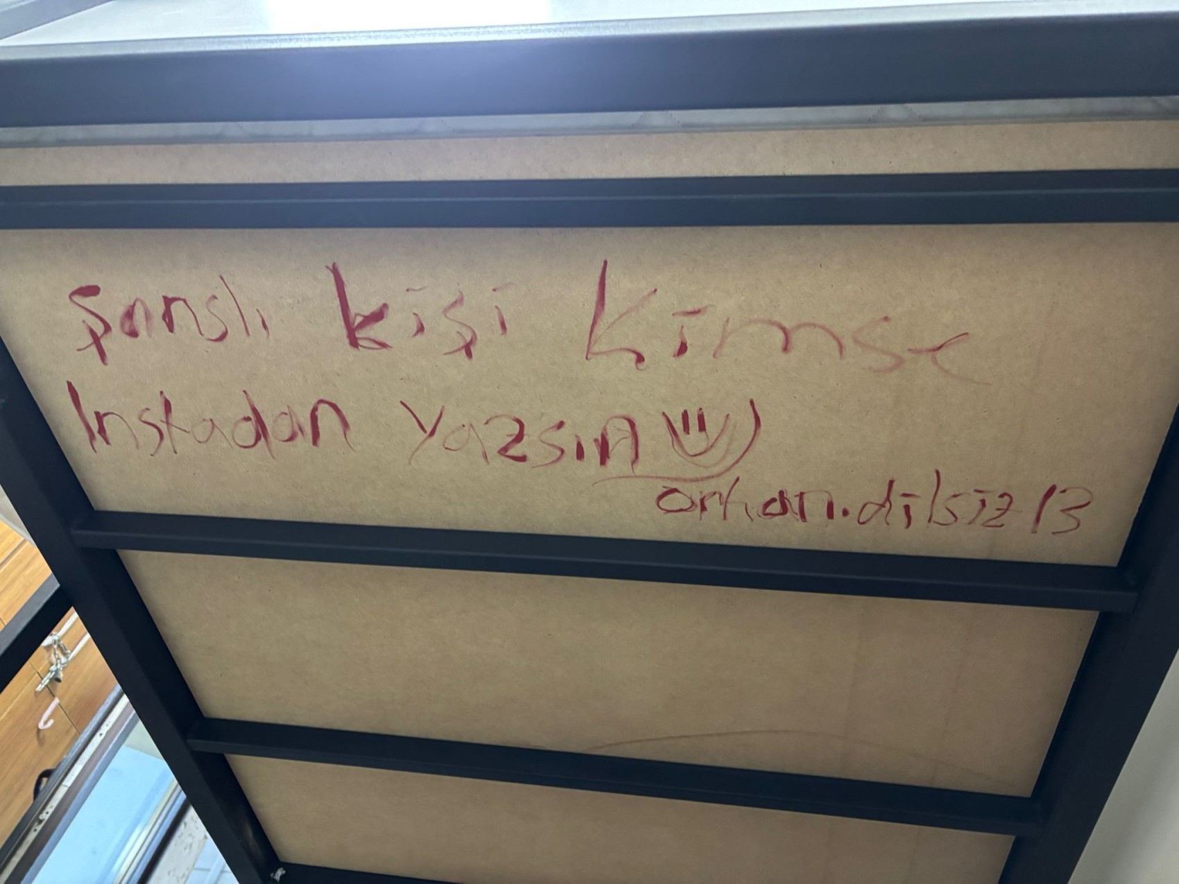 KYK yurdunda skandal: Kız öğrencilerin eşyaları yağmalandı, odalarına prezervatif bırakıldı