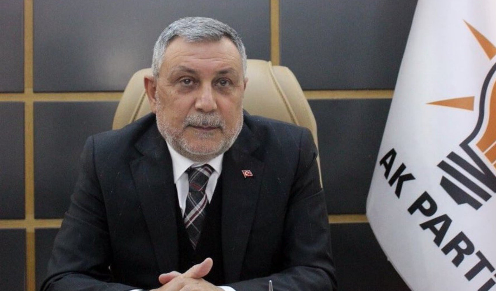 Oğlunun adı uyuşturucu iddialarına karışmıştı: AKP'li İl Başkanı görevinden istifa etti