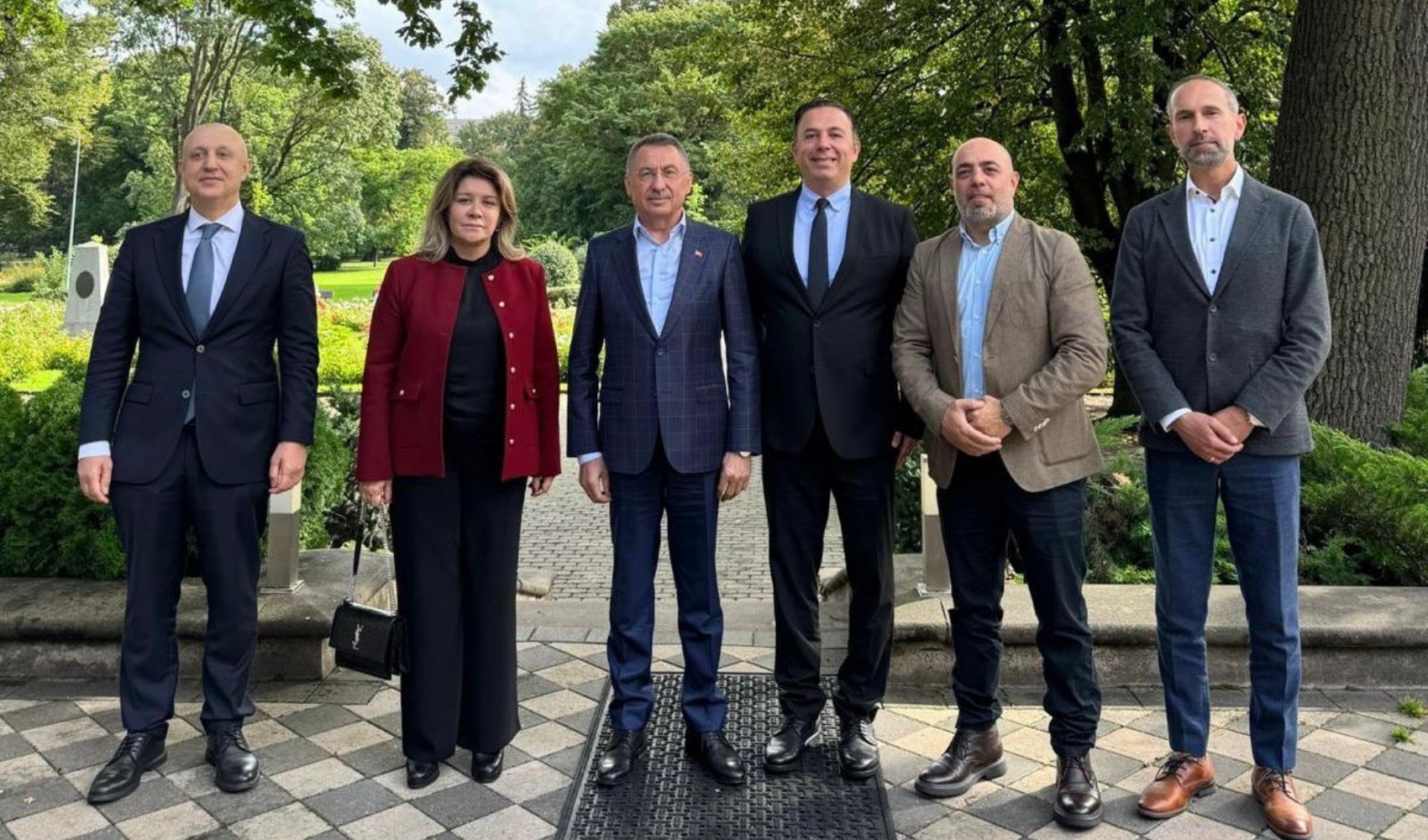 Fuat Oktay, Letonya’da Türk iş insanları ve gençlerle buluştu