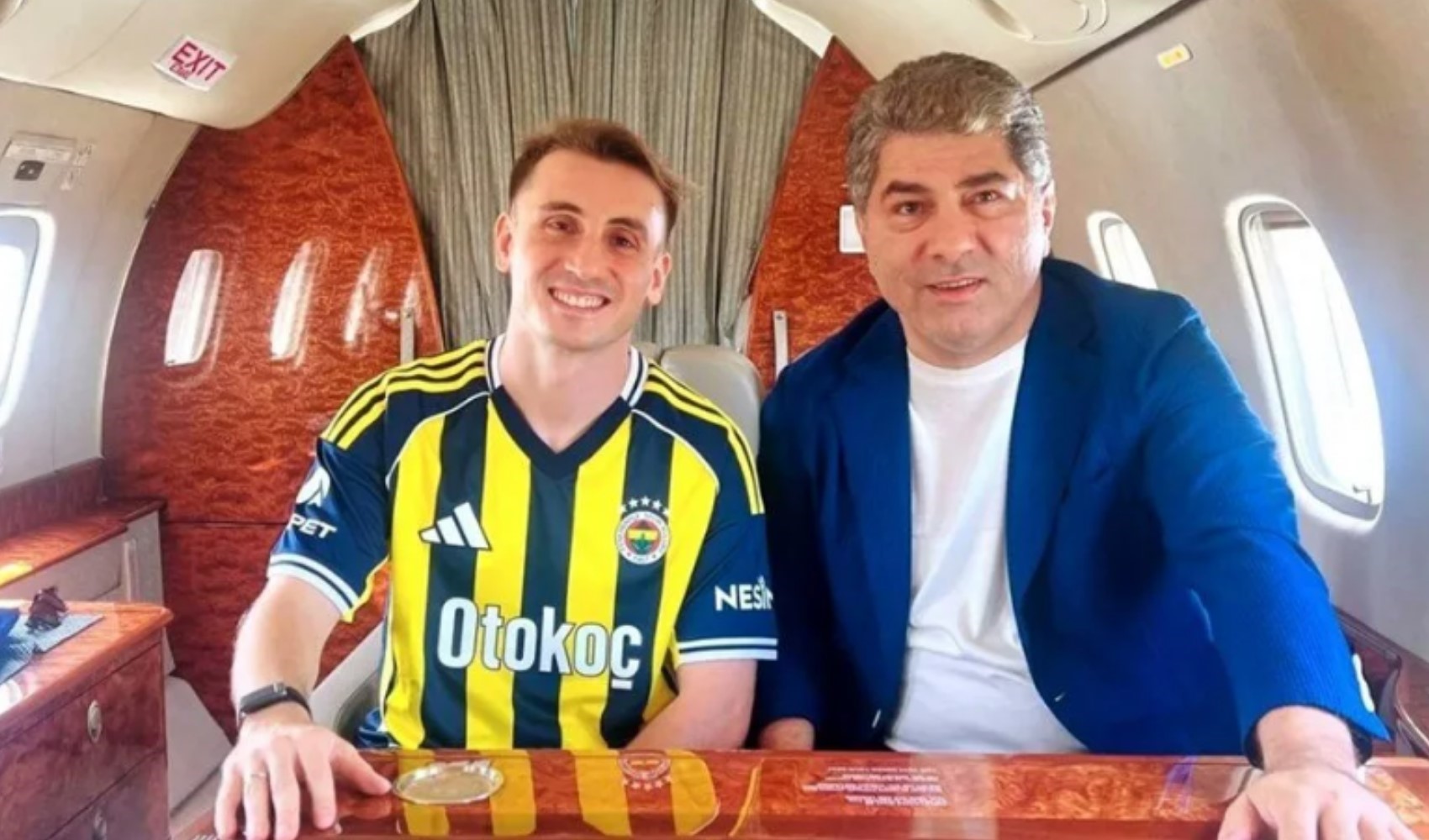 Kerem Aktürkoğlu, Fenerbahçe formalı çocukluk fotoğrafını paylaştı