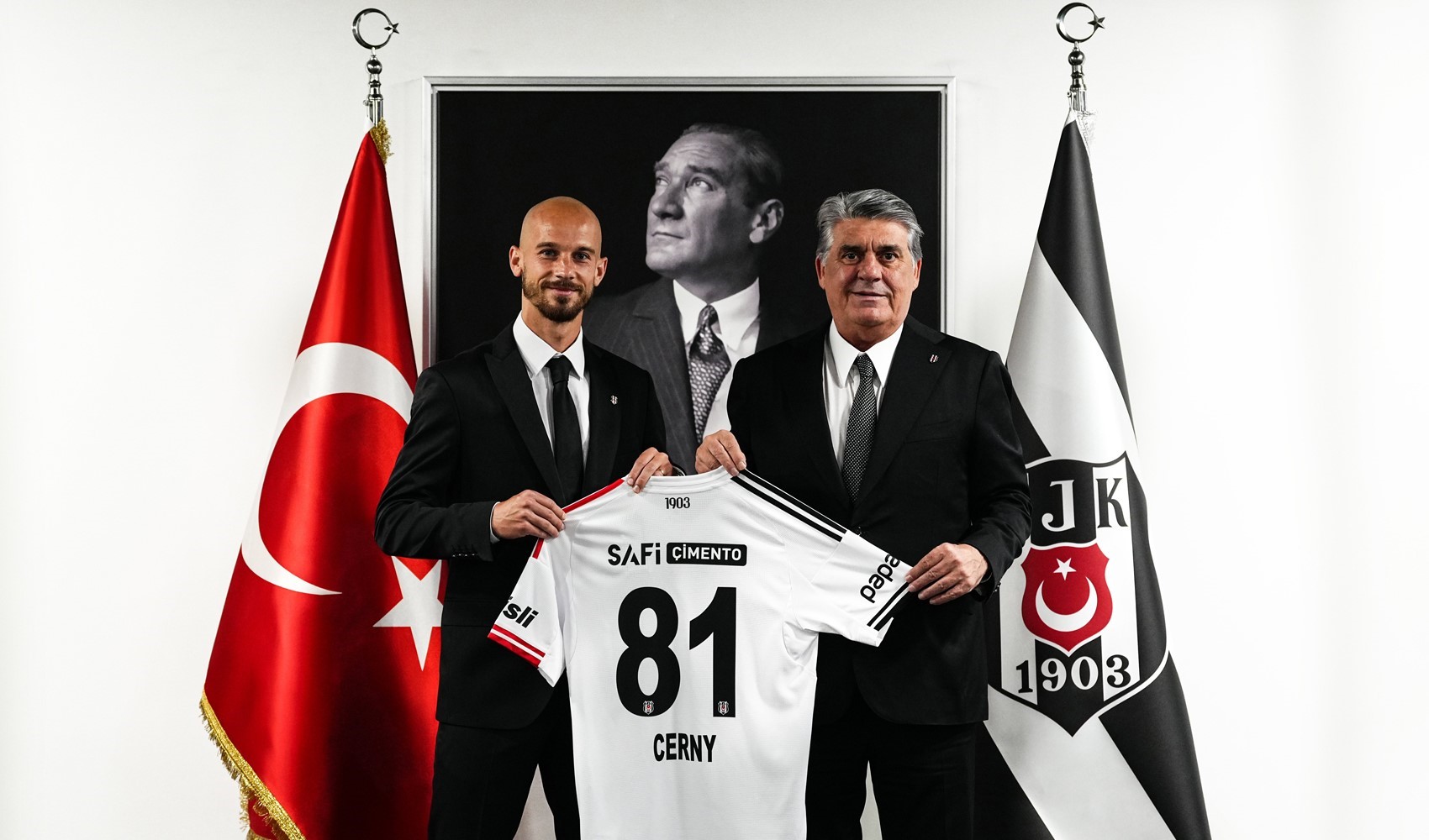 Beşiktaş, Vaclav Cerny ile sözleşme imzaladı