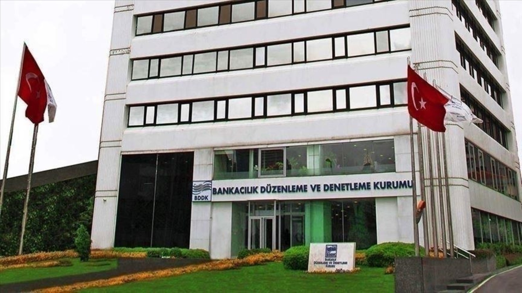 Özgür Özel işaret etmişti: Faaliyet izni alan bankanın sahibi bakın kim çıktı!