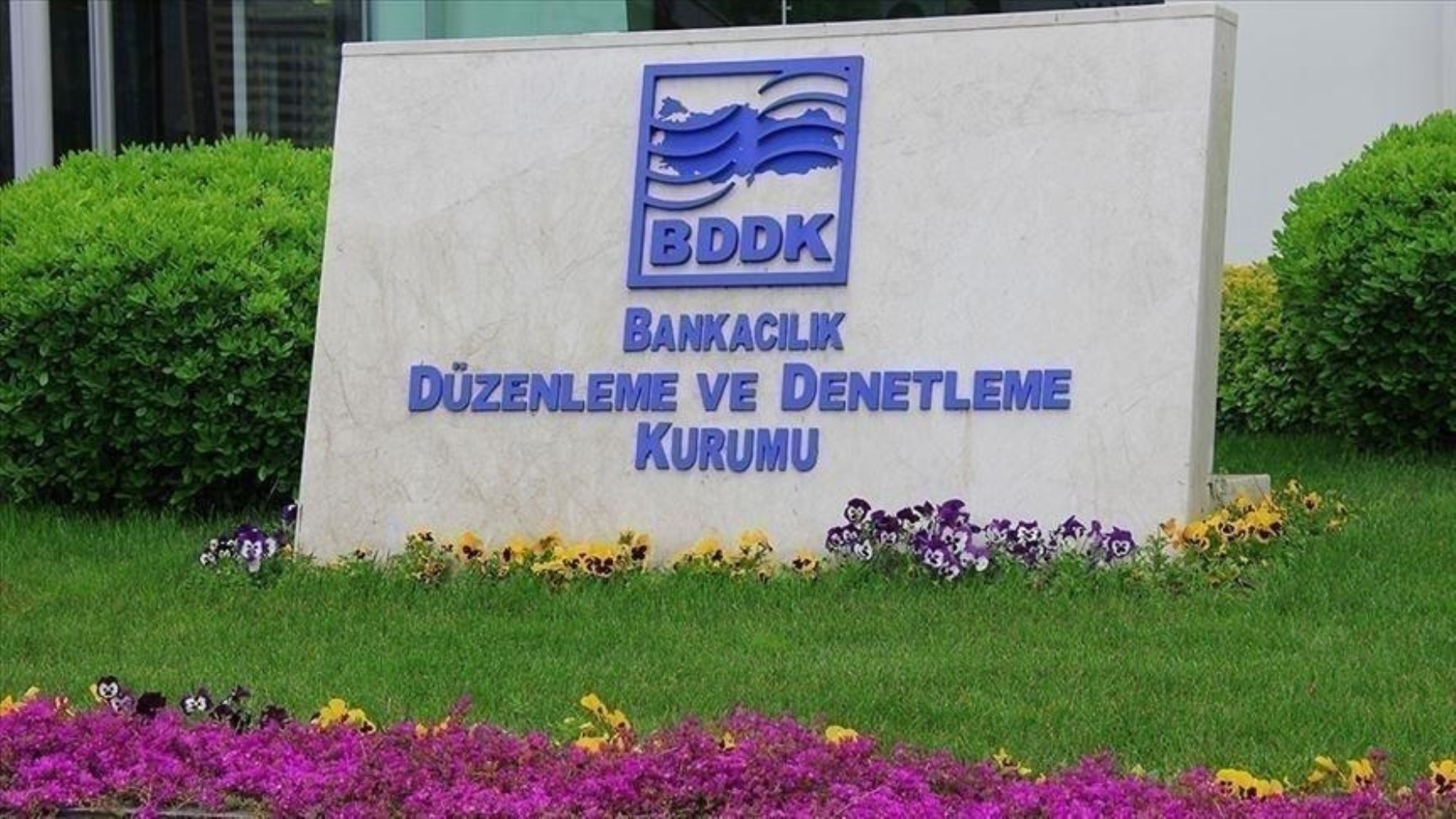 Özgür Özel işaret etmişti: Faaliyet izni alan bankanın sahibi bakın kim çıktı!