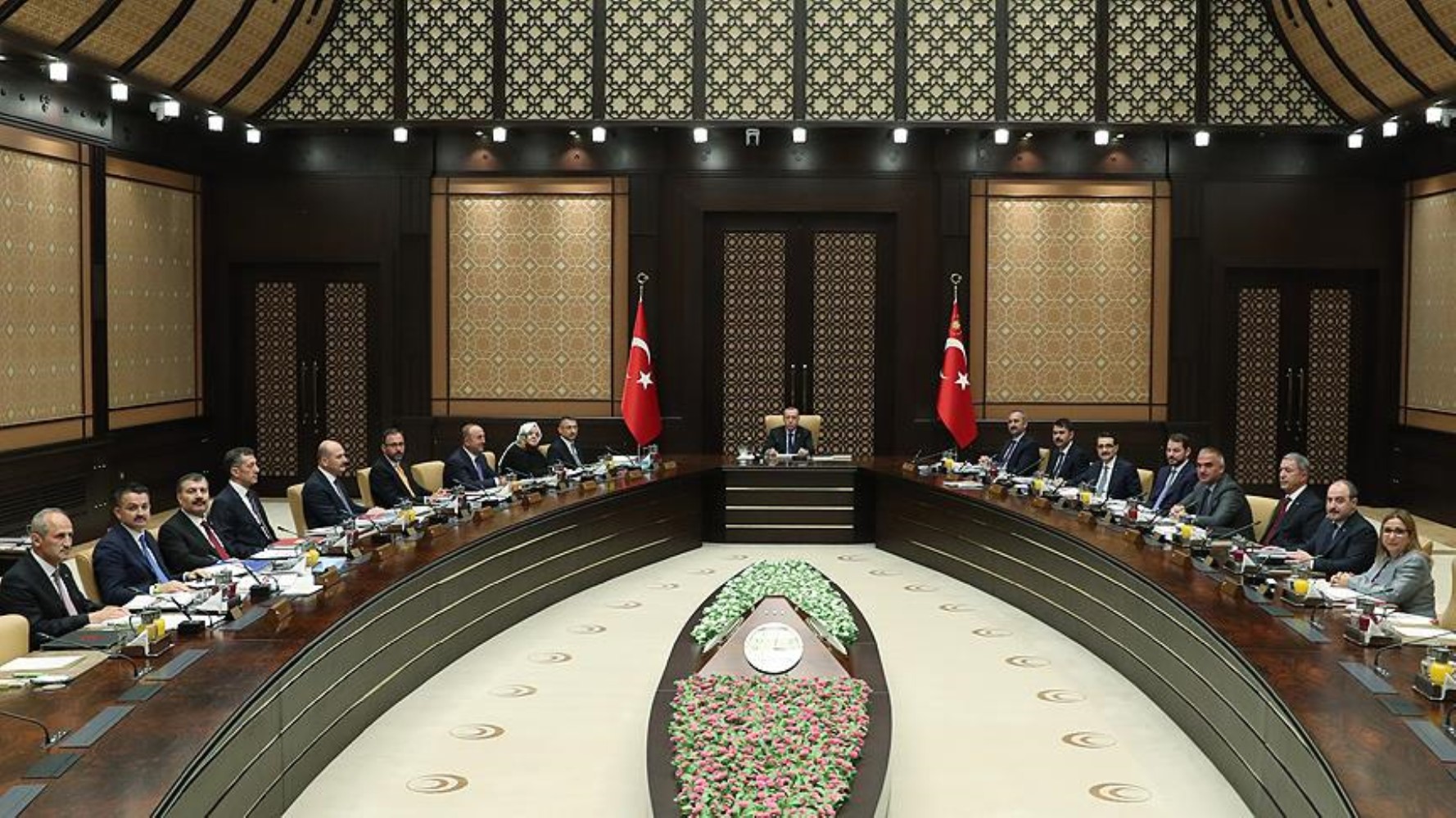 Erdoğan'dan bomba gibi değişiklikler geliyor: Tarih verildi! Kabinede yer yerinden oynayacak