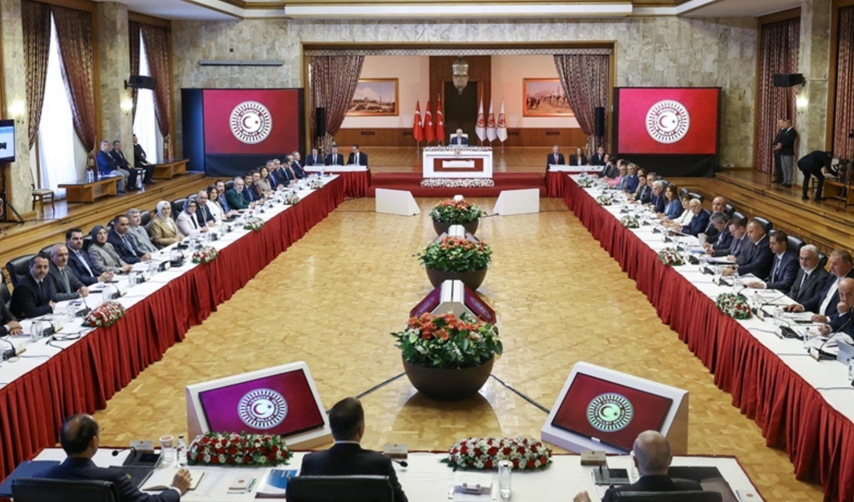 Sonunda bu da oldu! Gazi Meclis'te Türkiye'yi ve Atatürk'ü hedef aldılar: İşte Hizbullahçıların talepleri!