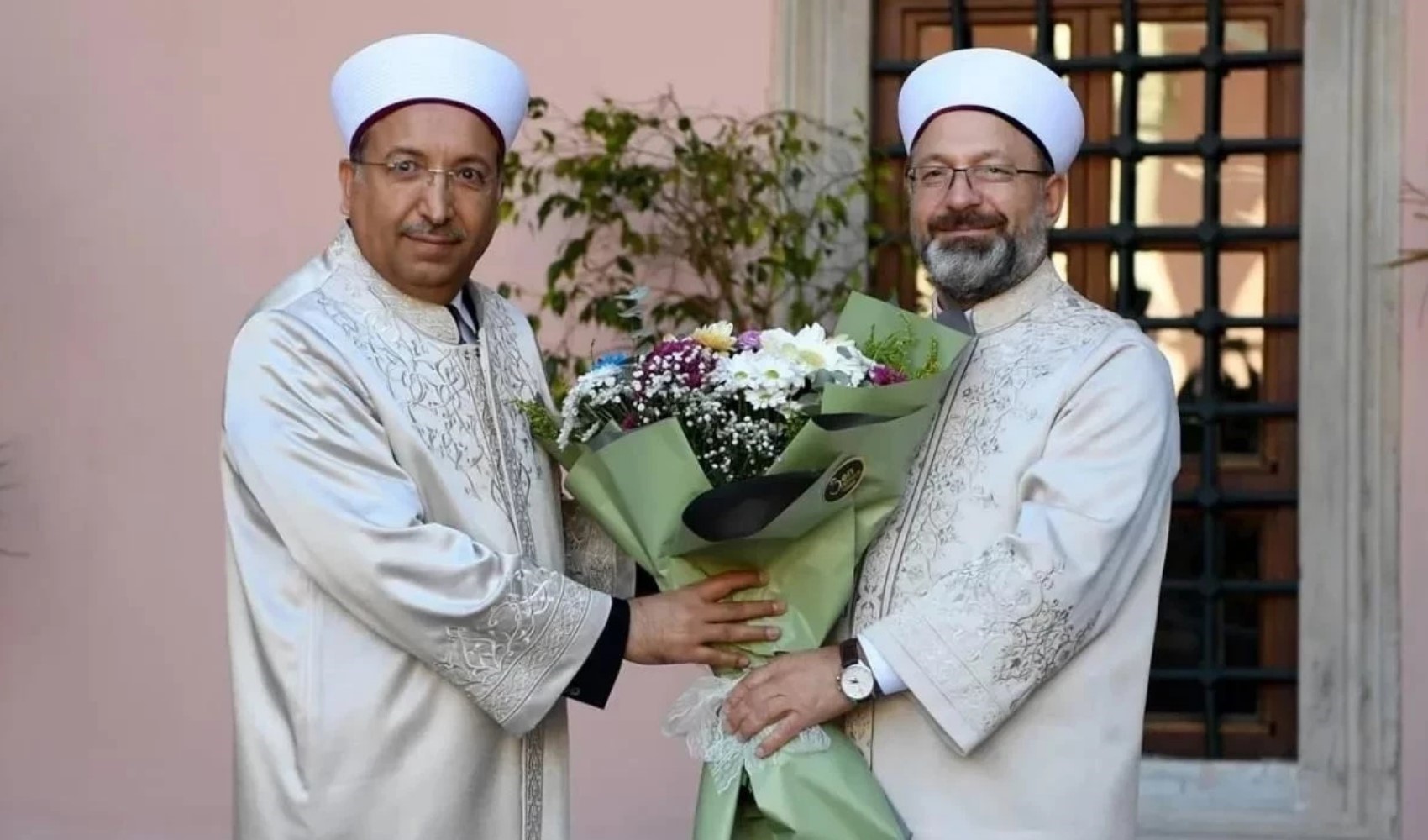 O cemaat yeni Diyanet İşleri Başkanı'na tepki gösterdi O cemaat yeni Diyanet İşleri Başkanı'na tepki gösterdi
