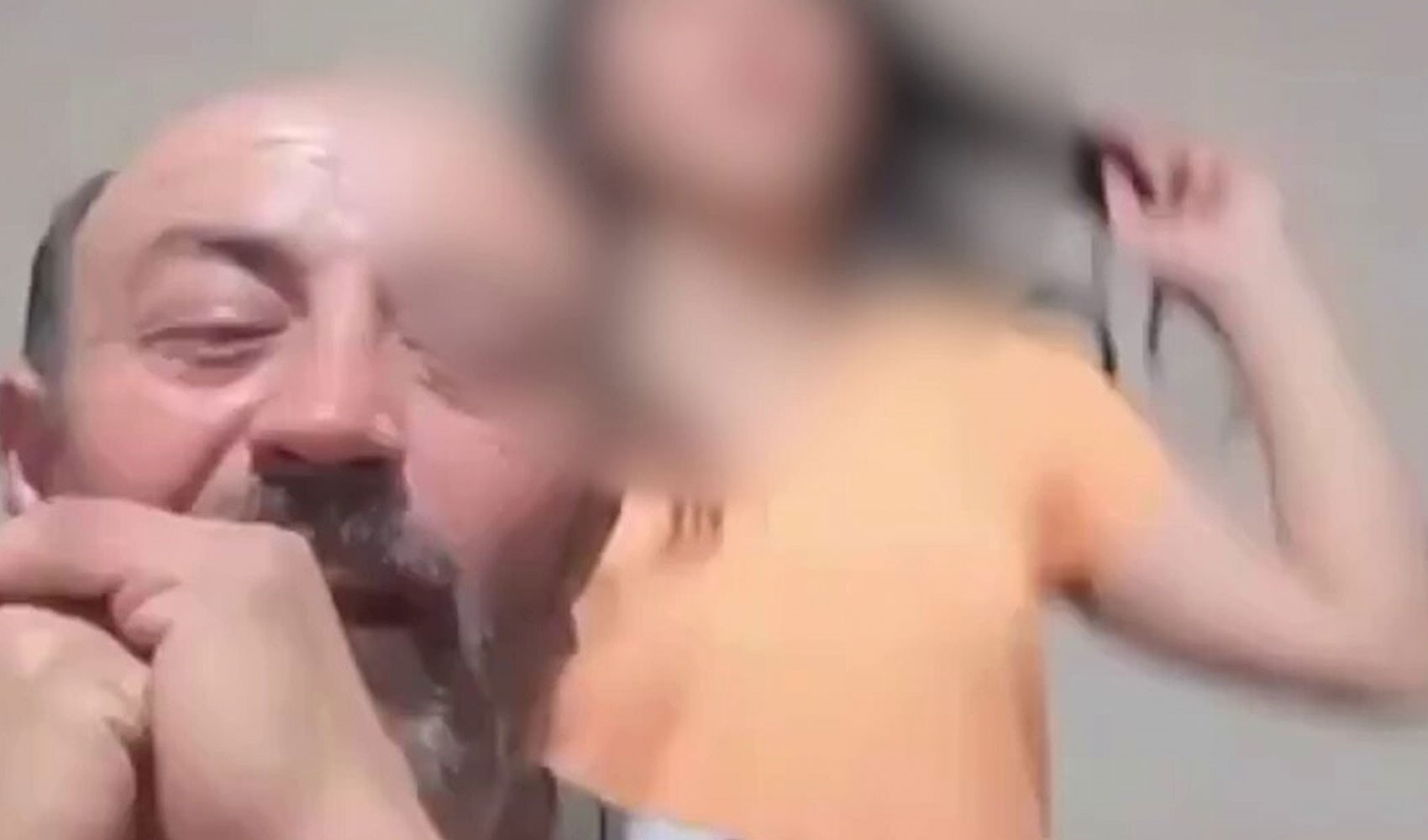 TikTok'ta kızına dans ettirerek para toplayan baba gözaltında: Çocuk devlet koruması altına alındı