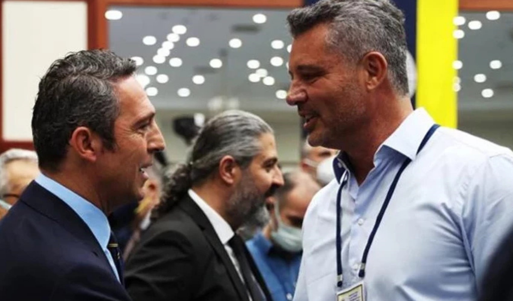 Fenerbahçe'de seçim heyecanı... İbra oylaması yapıldı