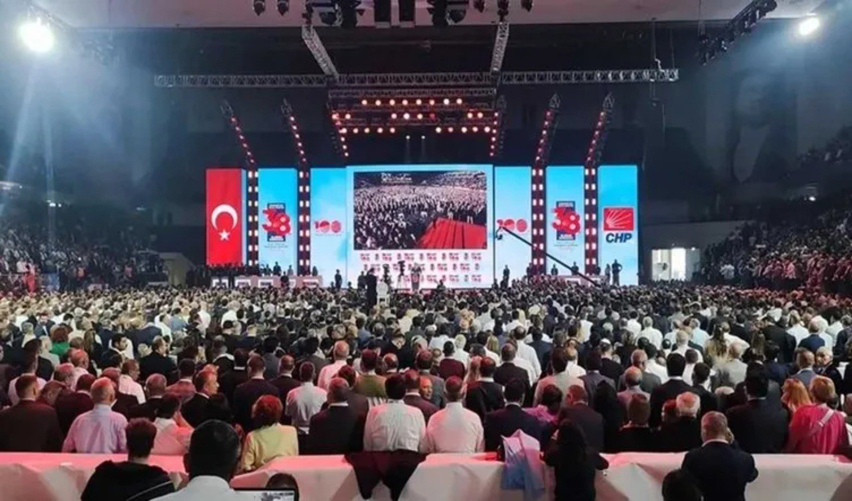 CHP'den üç üyesi için ihraç talebi