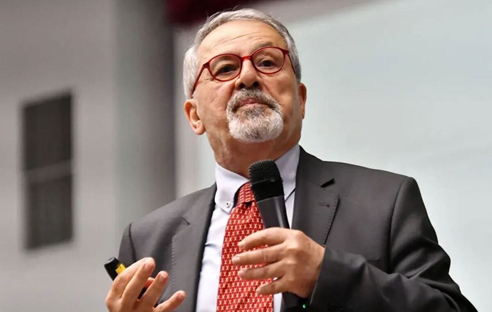 Balıkesir'deki deprem sonrası Ahmet Ercan ve Naci Görür'den ilk değerlendirme! 'Başlangıçta normaldi ama...'
