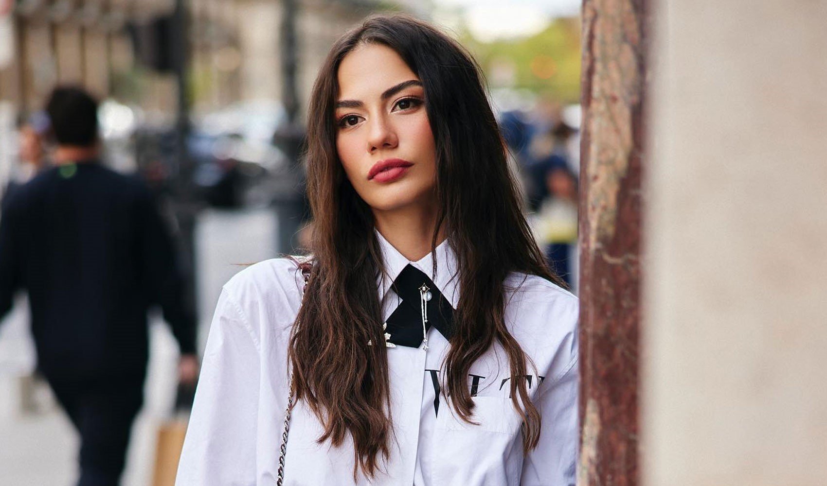Demet Özdemir sevenlerini uyardı: İtibar etmeyin