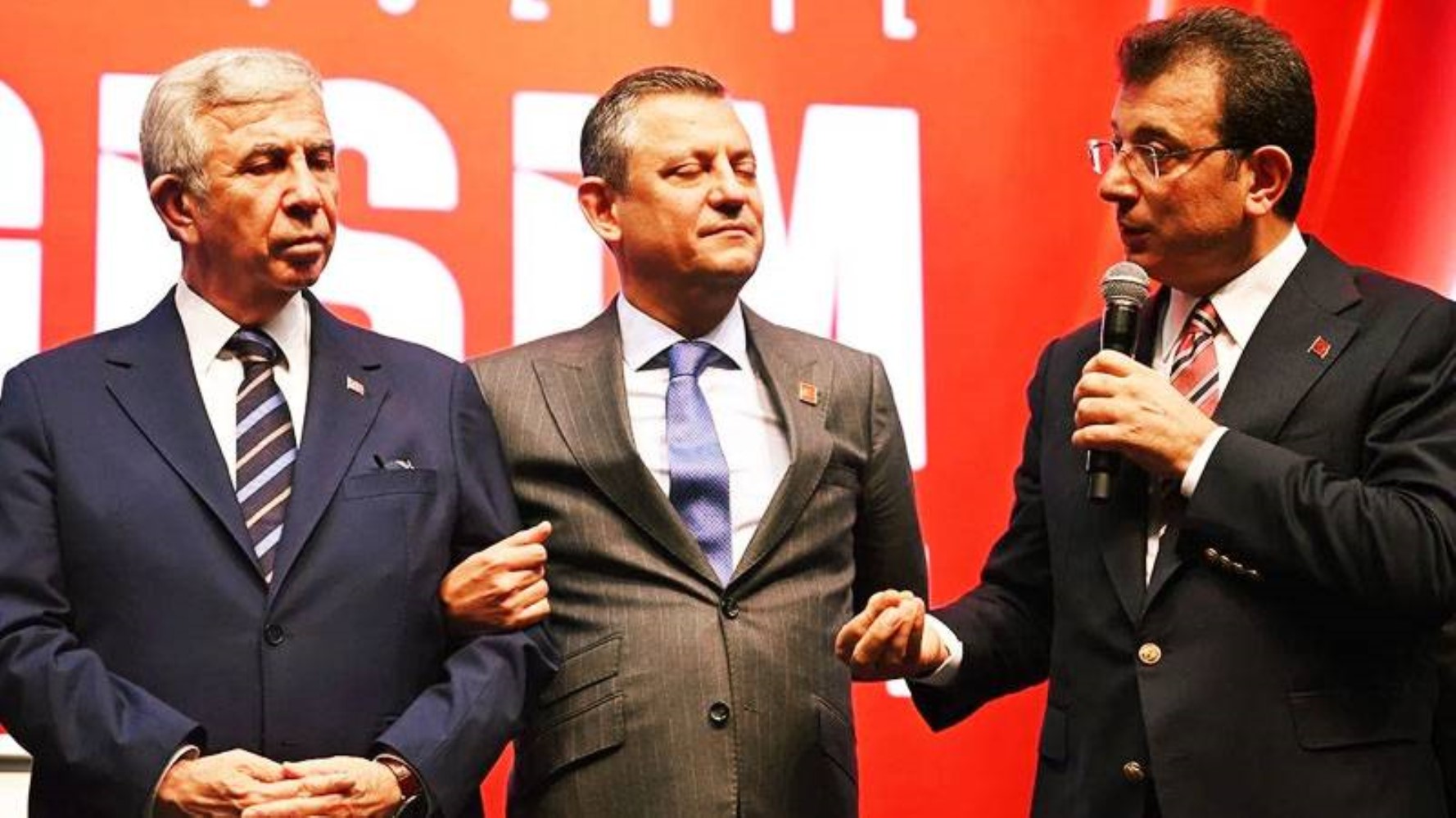 Özgür Özel, İmamoğlu'nun adaylığı engellenirse ne yapılacağını açıkladı! Dikkat çeken Mansur Yavaş sözleri...