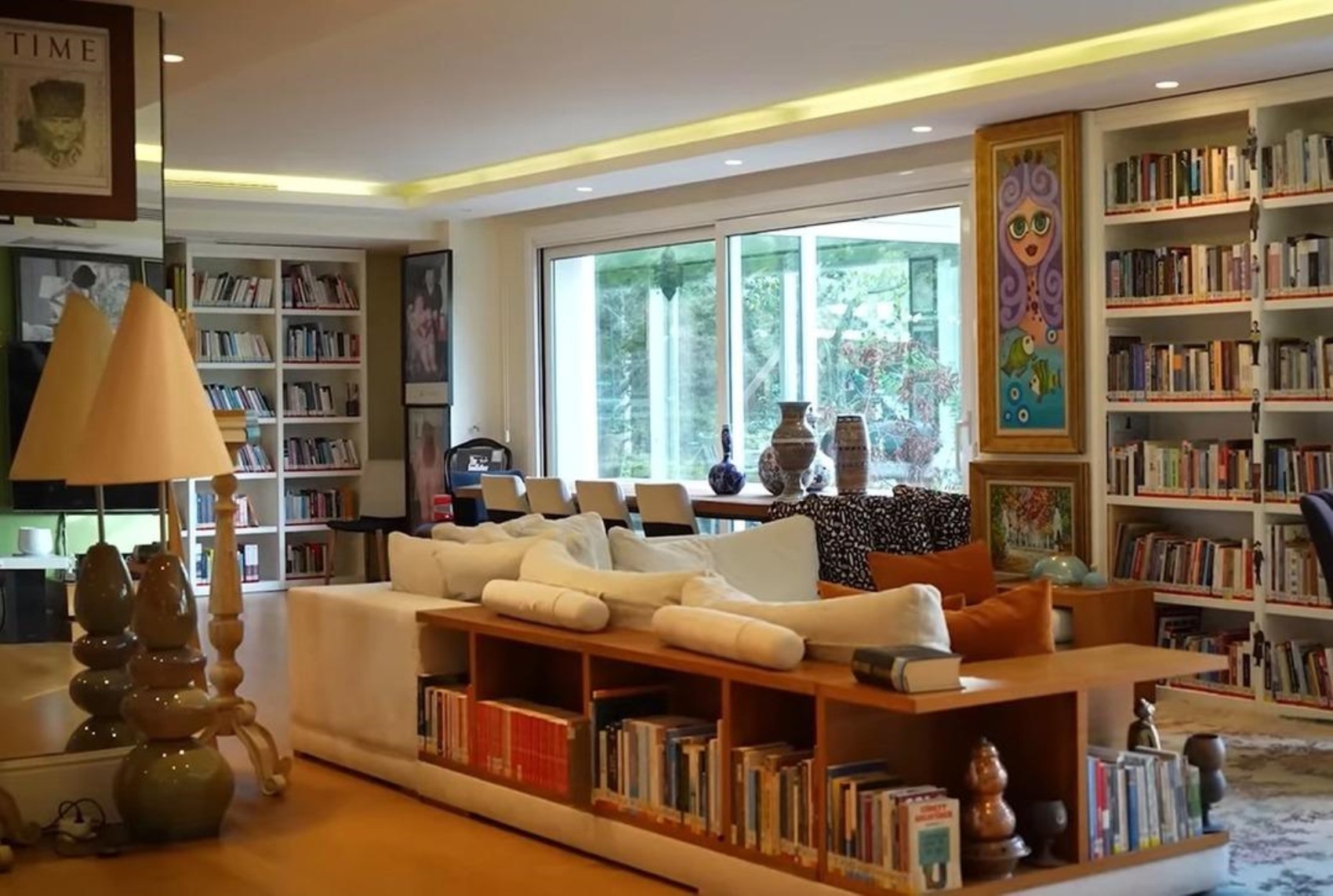 İkinci kez evlenmişti: Rasim Ozan Kütahyalı'nın boğaz manzaralı lüks evi