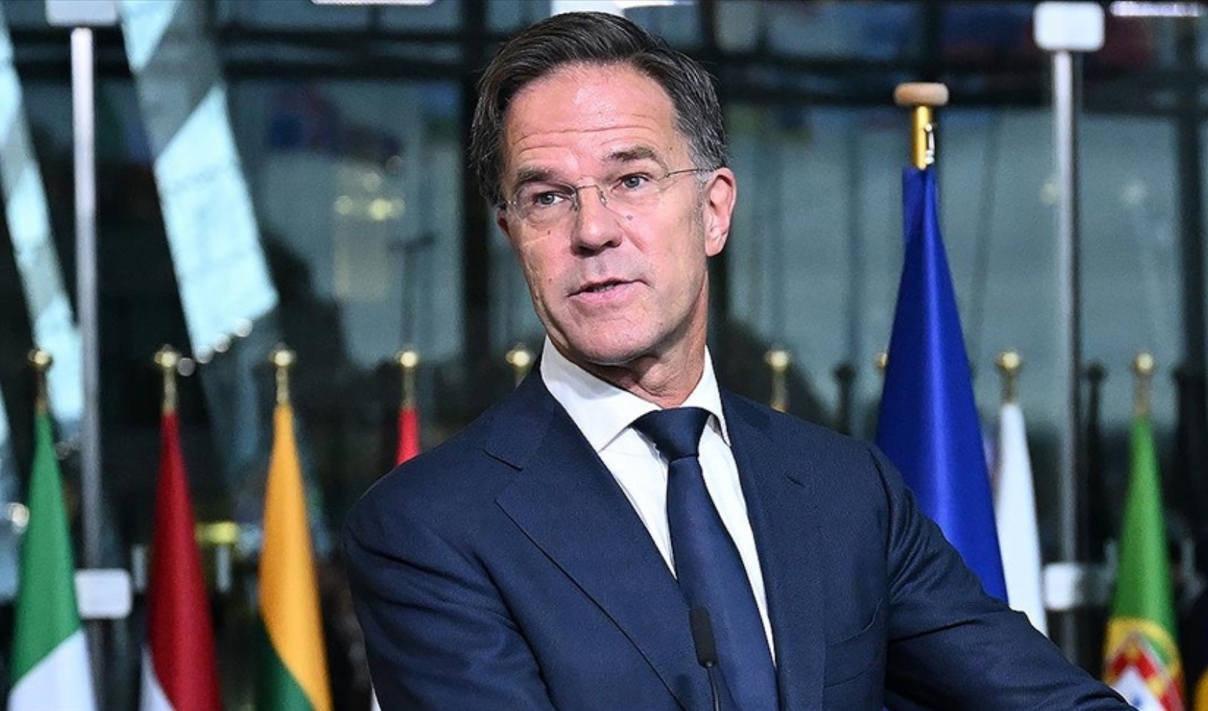 Rutte: NATO ülkeleri Rus hava araçlarını vurabilir