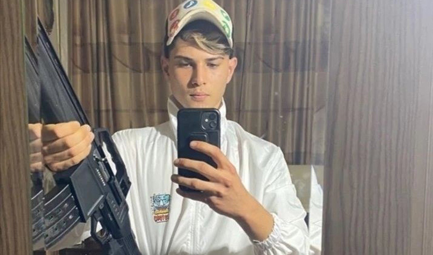 Ava gitmesini istemeyen annesini av tüfeğiyle öldürdü