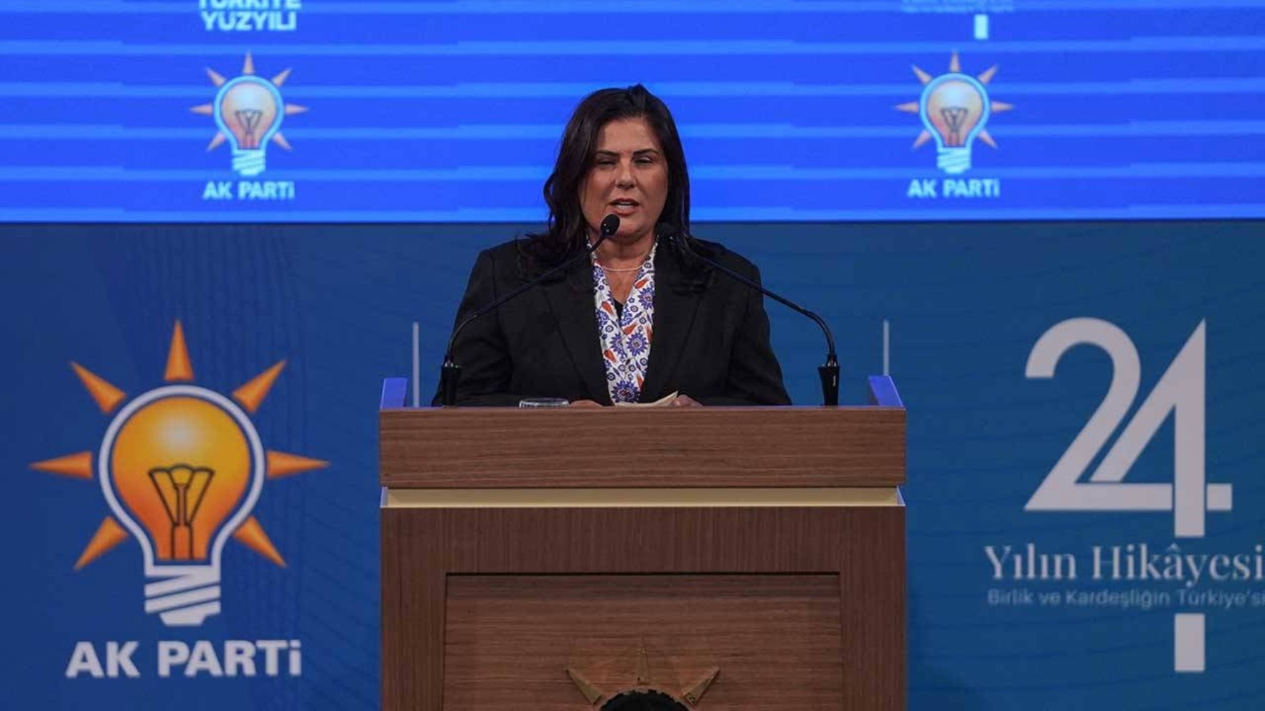 Özlem Çerçioğlu ile ilgili olay iddia: Yakınlarına maaş mı bağladı?