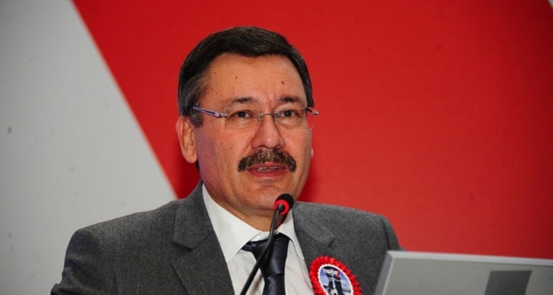 8 yıl oldu! Melih Gökçek hala belediyeye ait lojmanlardan ayrılmadı