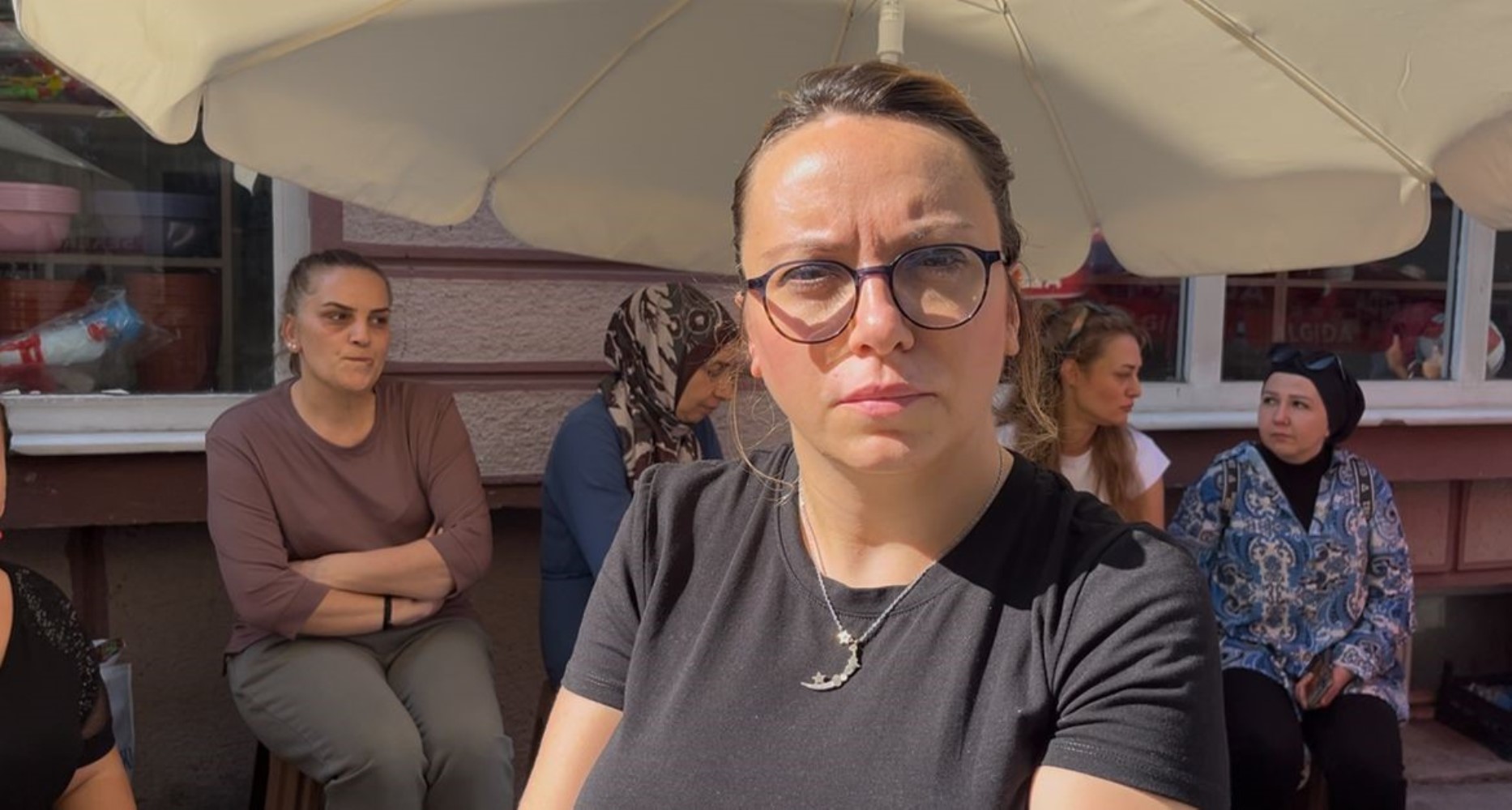 Çocuğun parmağı koptu, öğretmen derse devam etti: İlkokulda korku dolu anlar