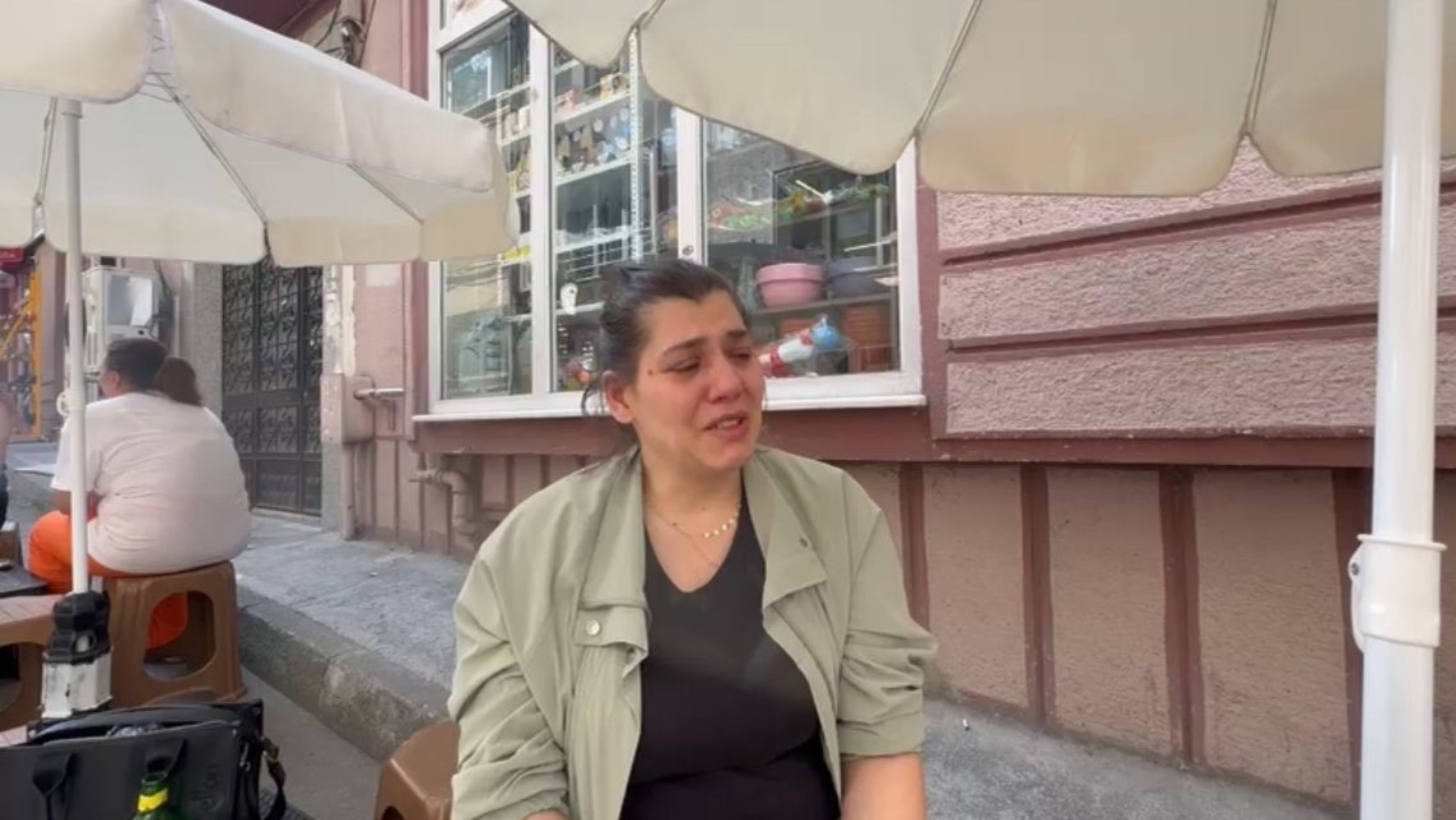 Çocuğun parmağı koptu, öğretmen derse devam etti: İlkokulda korku dolu anlar
