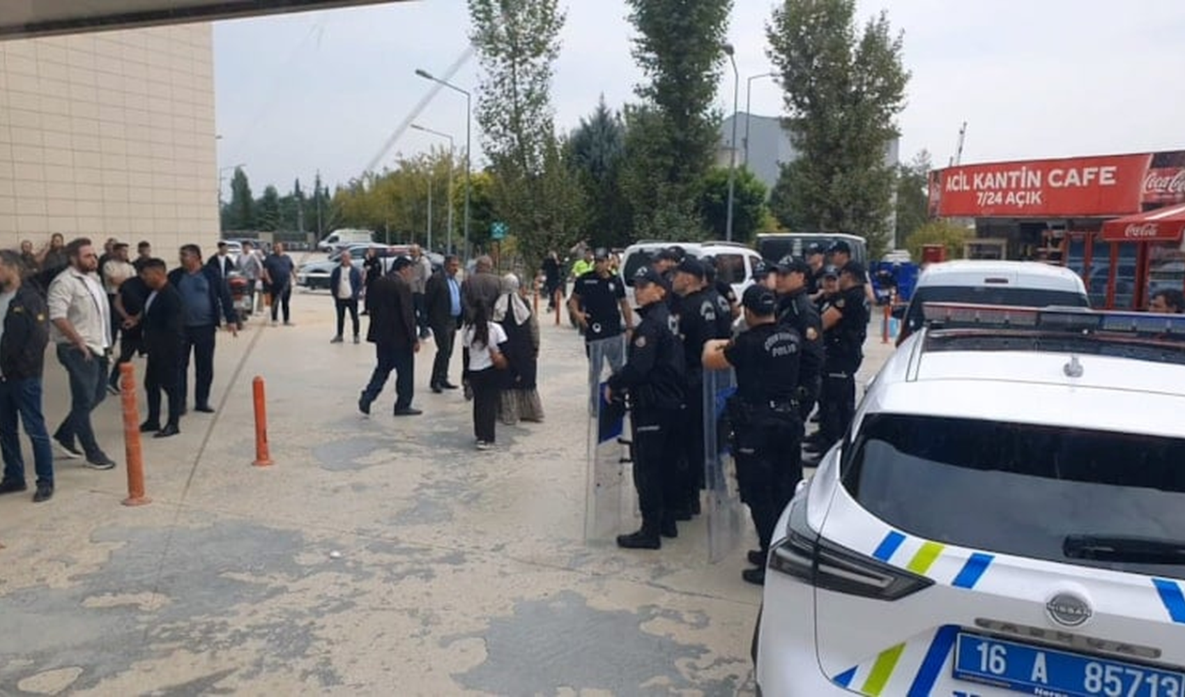 Bursa'da iki husumetli grup karşı karşıya geldi: 1 kişi hayatını kaybetti