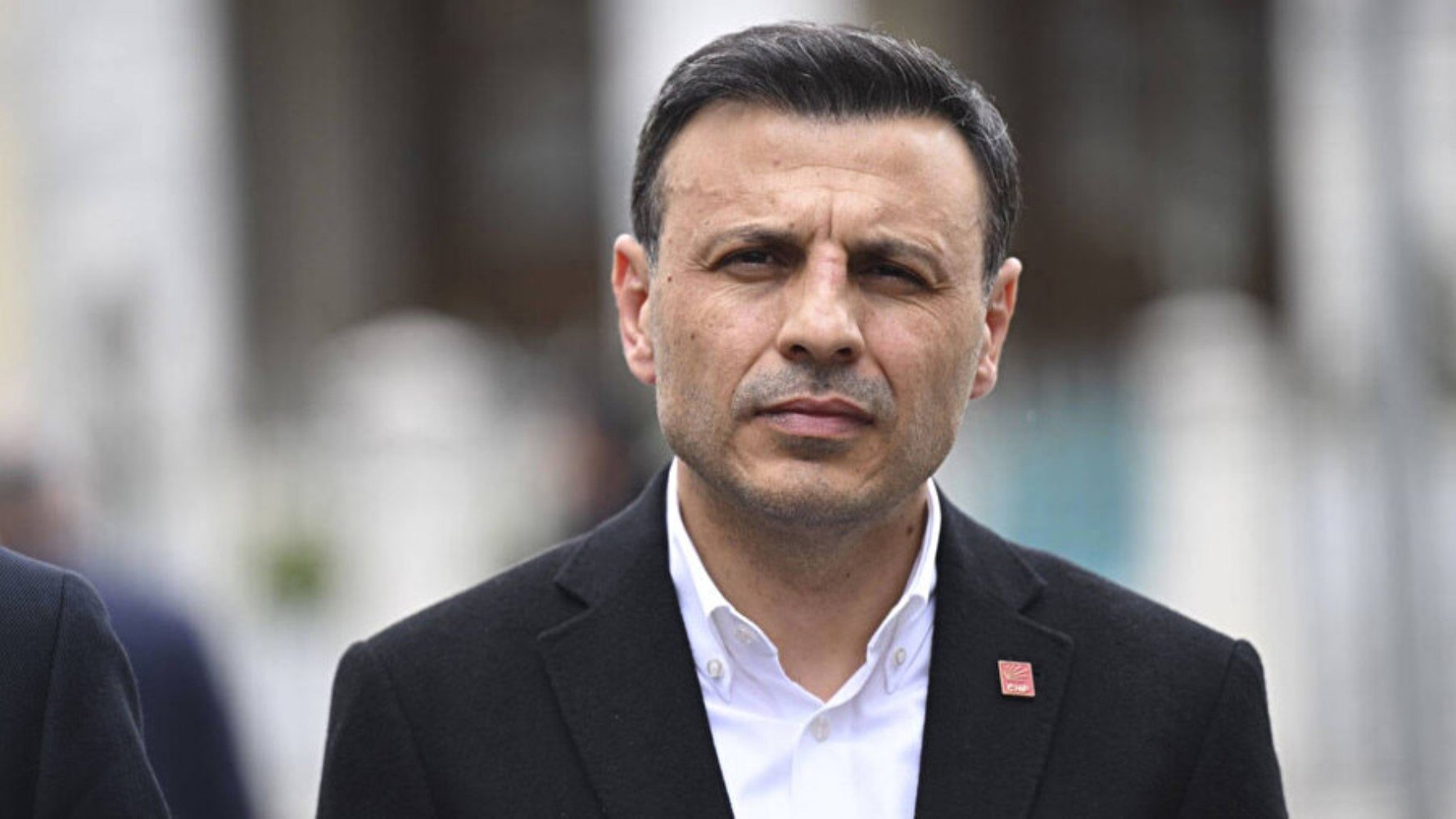CHP İstanbul'a kayyum sonrası Özgür Özel'den istifa ve komisyon kararı!