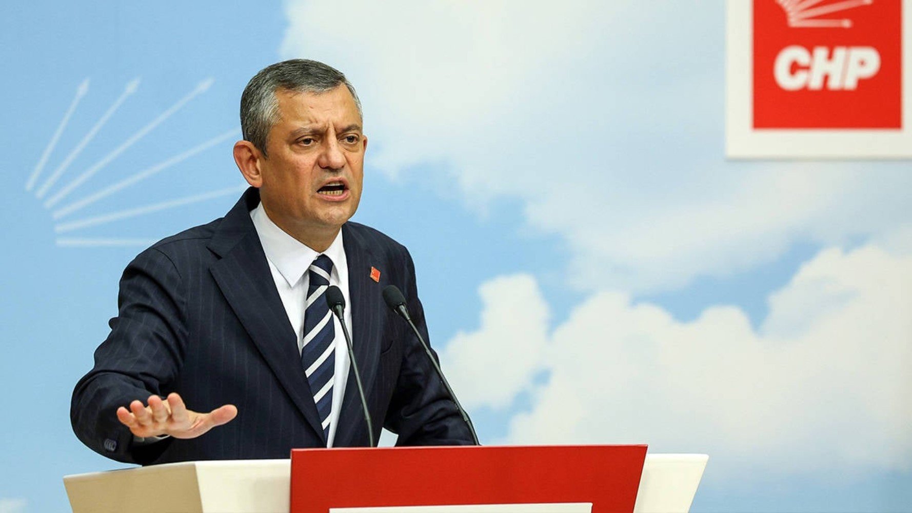 CHP İstanbul'a kayyum sonrası Özgür Özel'den istifa ve komisyon kararı!