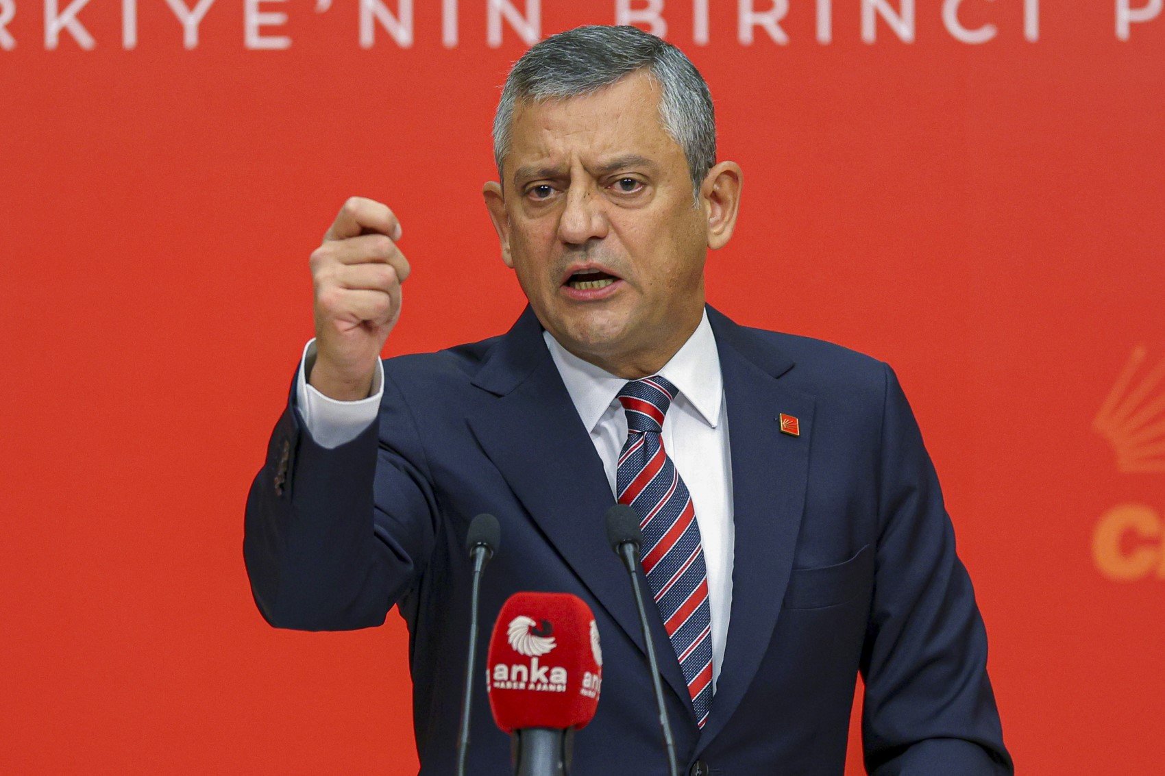 CHP İstanbul'a kayyum sonrası Özgür Özel'den istifa ve komisyon kararı!