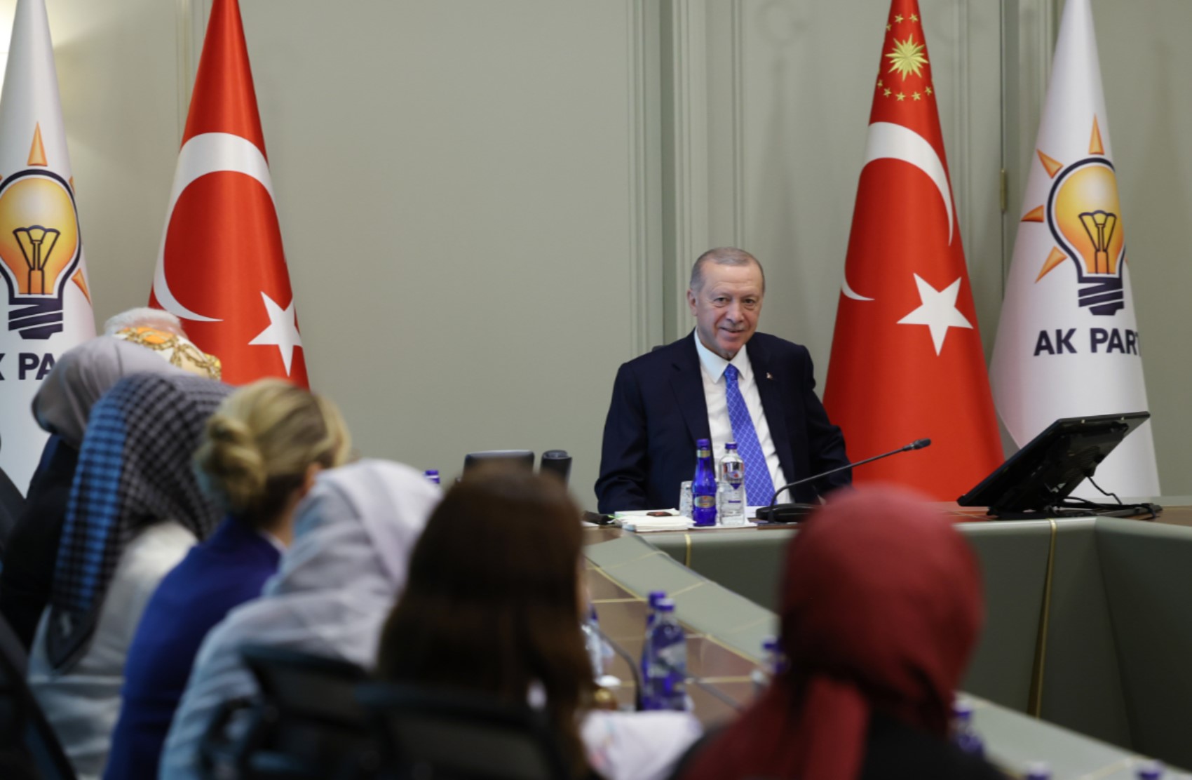 Erdoğan'ın kabulünde Özlem Çerçioğlu detayı: En yakınına oturdu