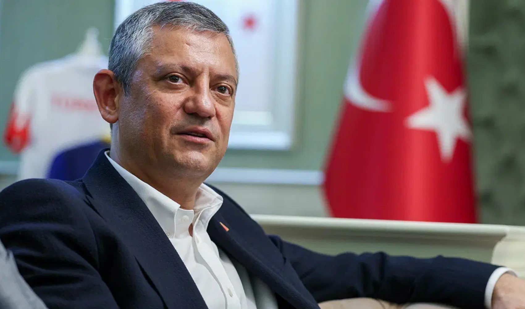 Son Dakika... CHP lideri Özel’den kayyum tepkisi: 'Göreve başladım' diyen Gürsel Tekin'e yanıt verdi