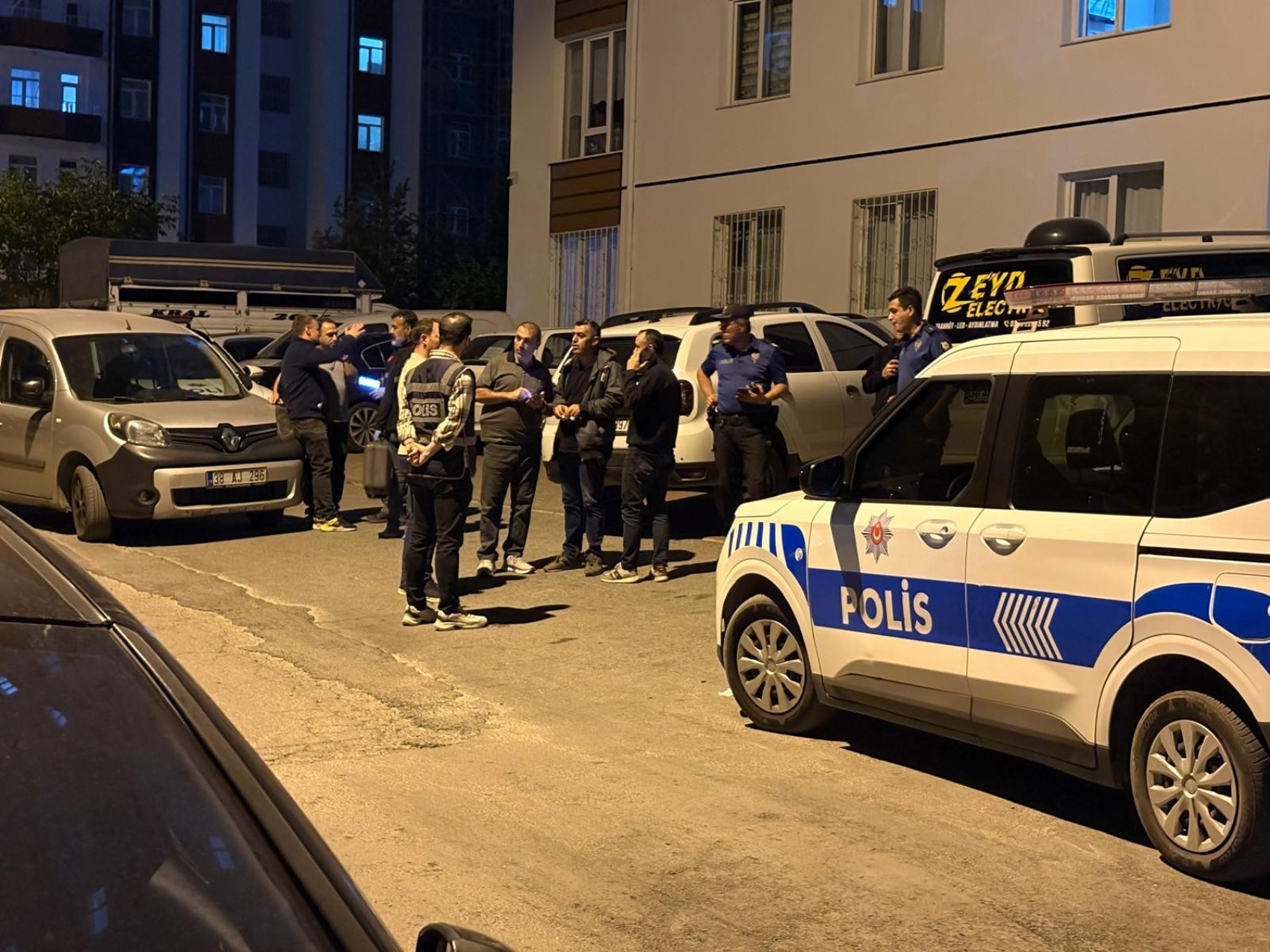 12 yaşındaki çocuk üvey babasını bıçakladı