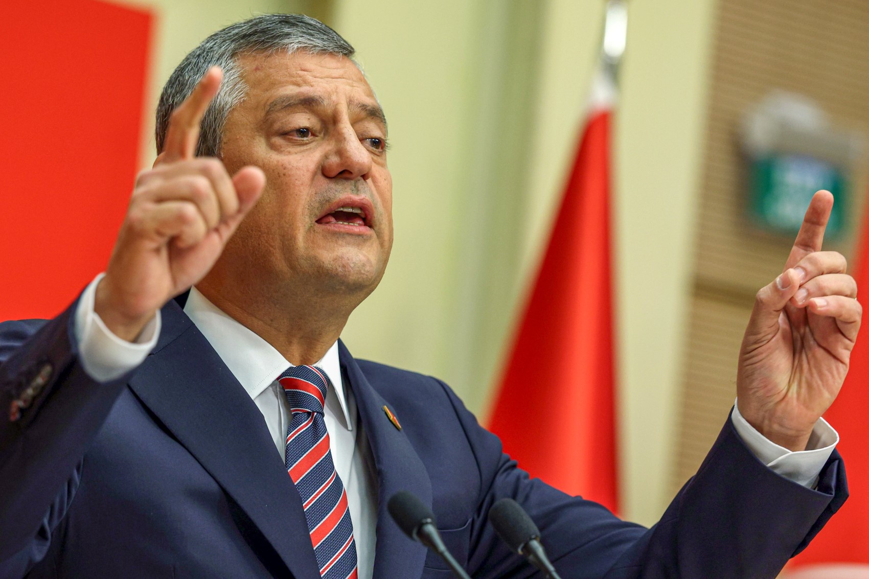 Özgür Özel'den gündeme oturacak Yılmaz Tunç ve Akın Gürlek iddiası! 'Hakkında dosya yaptığını biliyoruz'