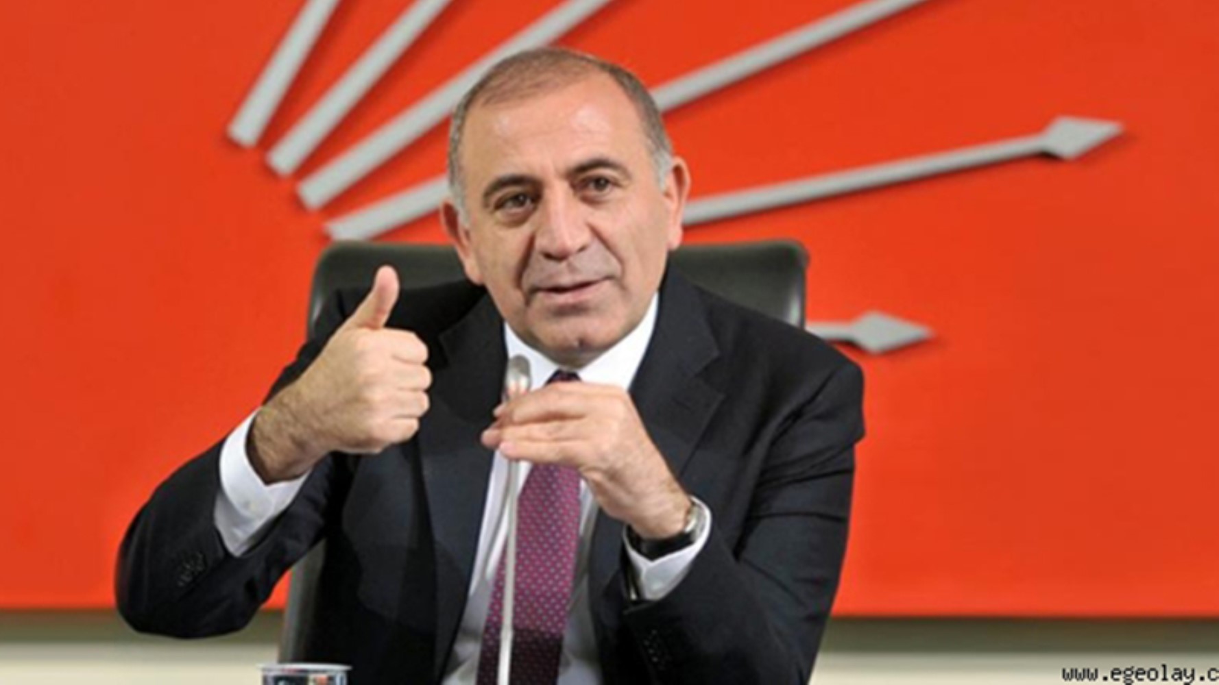 İktidara yakın gazeteye konuşan Gürsel Tekin'den cenaze benzetmesi!