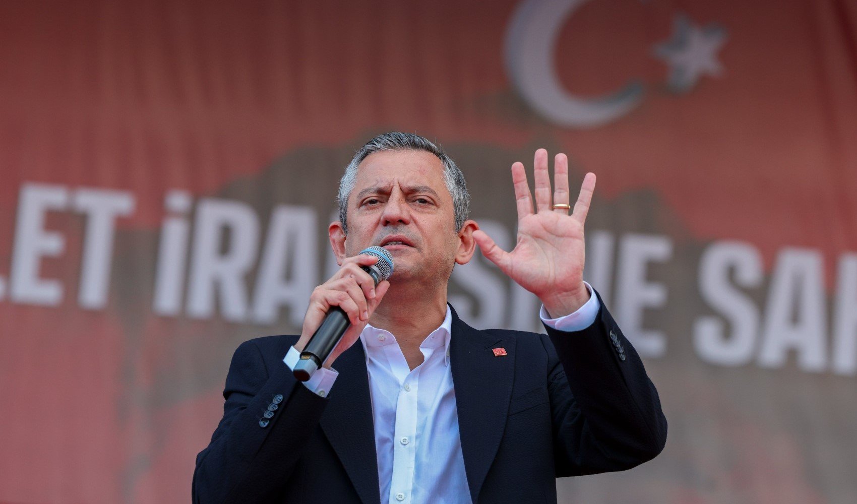 Son Dakika: Özgür Özel'den 'yeni dönemin eşiğindeyiz' çıkışı! 'İsterse CHP'ye kayyum atasınlar...'