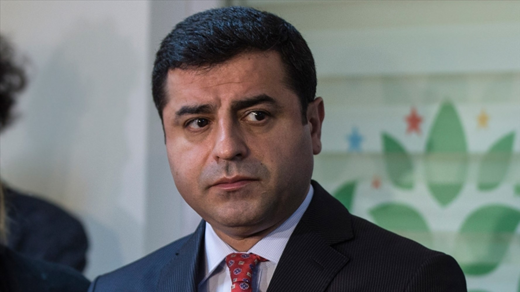 Teröristbaşı Öcalan'dan Demirtaş'a sert sözler: 'Seni Başkan yaptırmayacağız' polemiği sürüyor! 'CHP'nin de çıkarlarını gözetiyorum'
