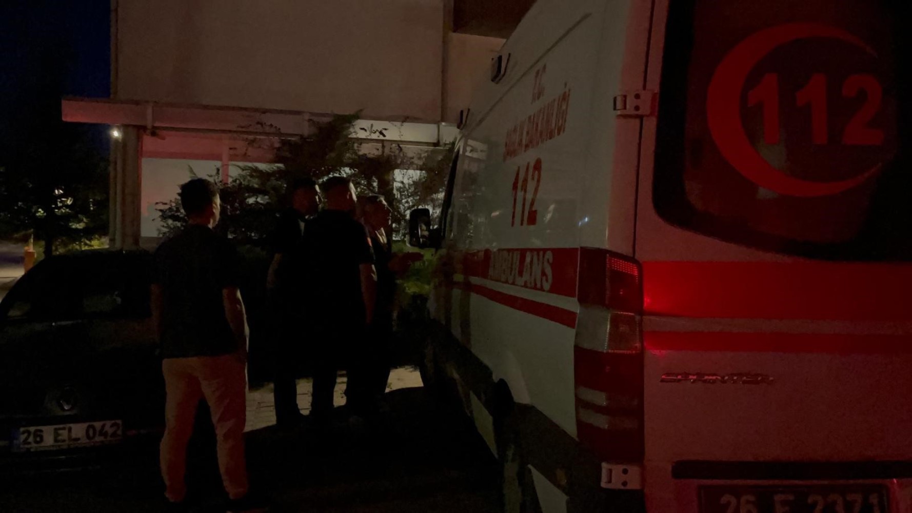 Ambulansı kilometrelerce kovalayıp sıkıştırdılar