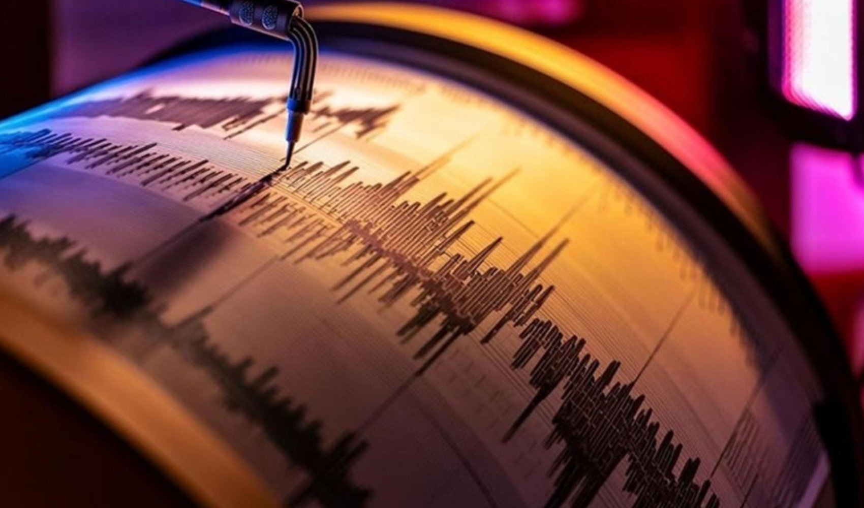 Uzman isim Balıkesir'deki deprem sonrası uyardı! '6,1'in bu kadar artçısı olması...'