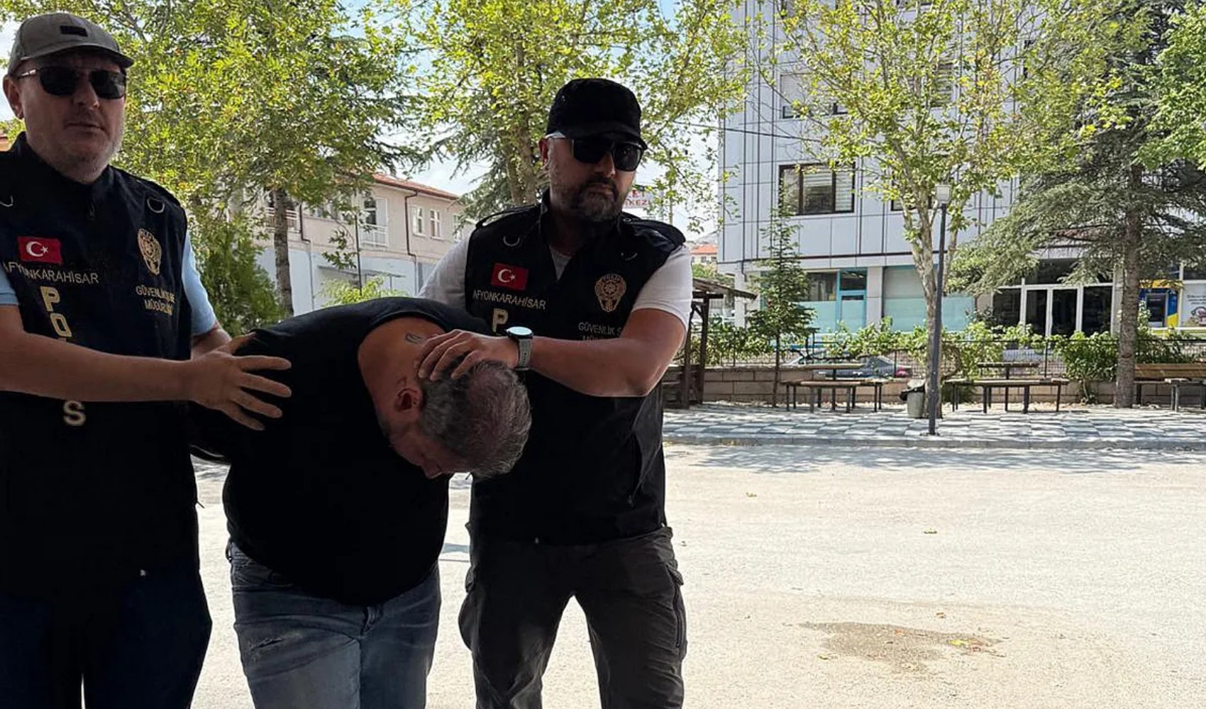 Valiye hakaret ettiği iddia edilen kişi tutuklandı