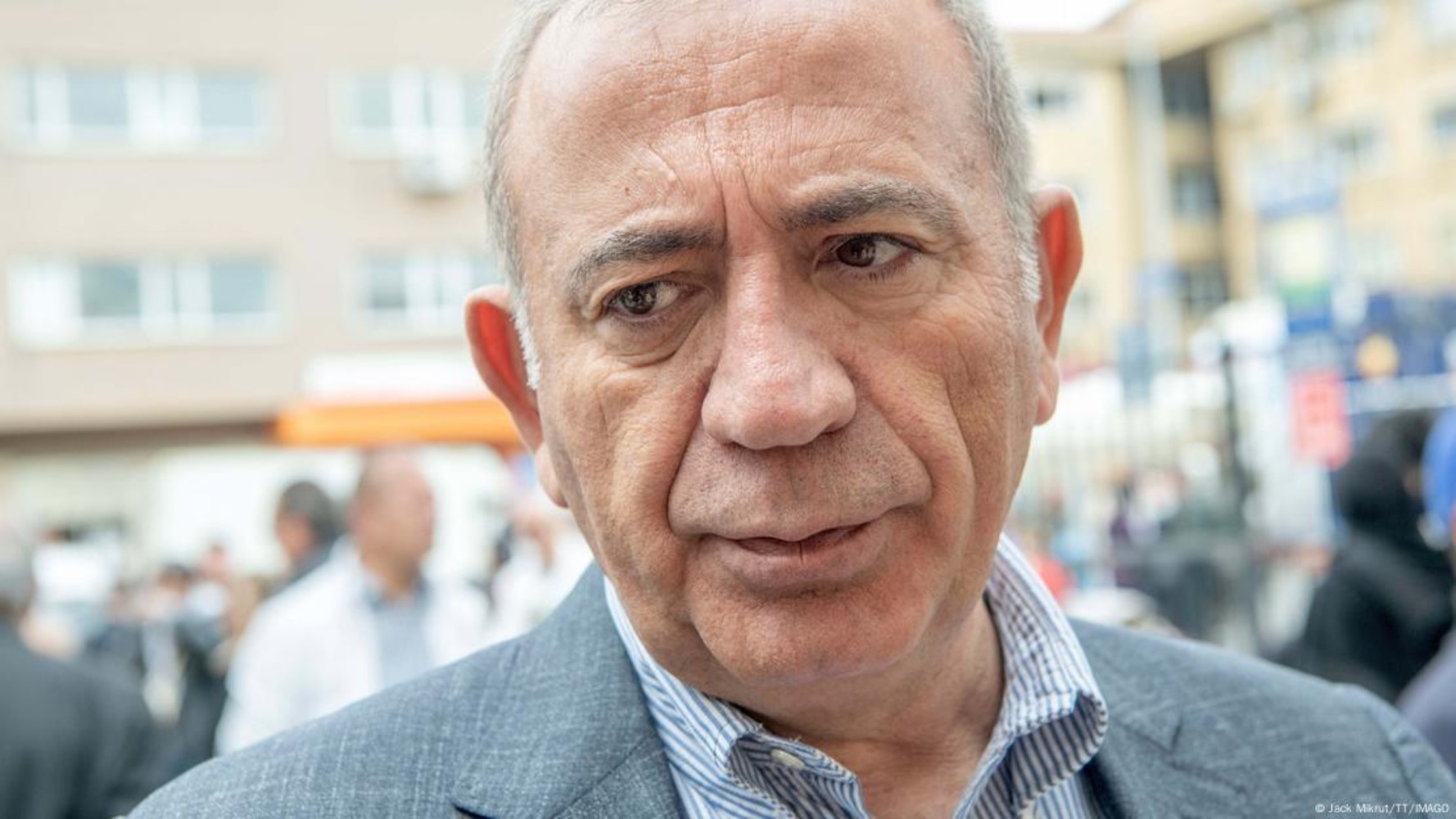 Gergin bekleyiş sürüyor: Gürsel Tekin'den çelişkili açıklamalar! İl binasına gidecek mi?