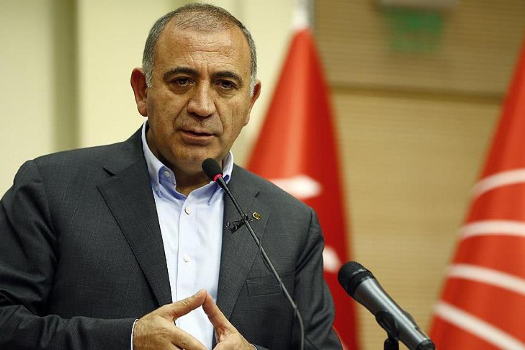 Gergin bekleyiş sürüyor: Gürsel Tekin'den çelişkili açıklamalar! İl binasına gidecek mi?