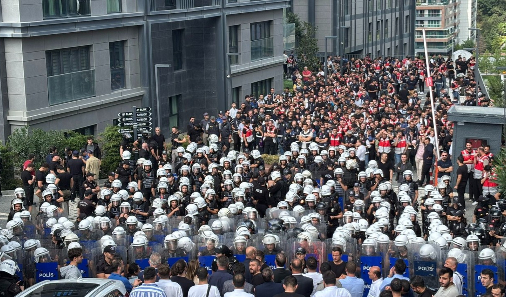 CHP İstanbul'da kayyum krizi: Parti içi tartışmalar derinleşiyor
