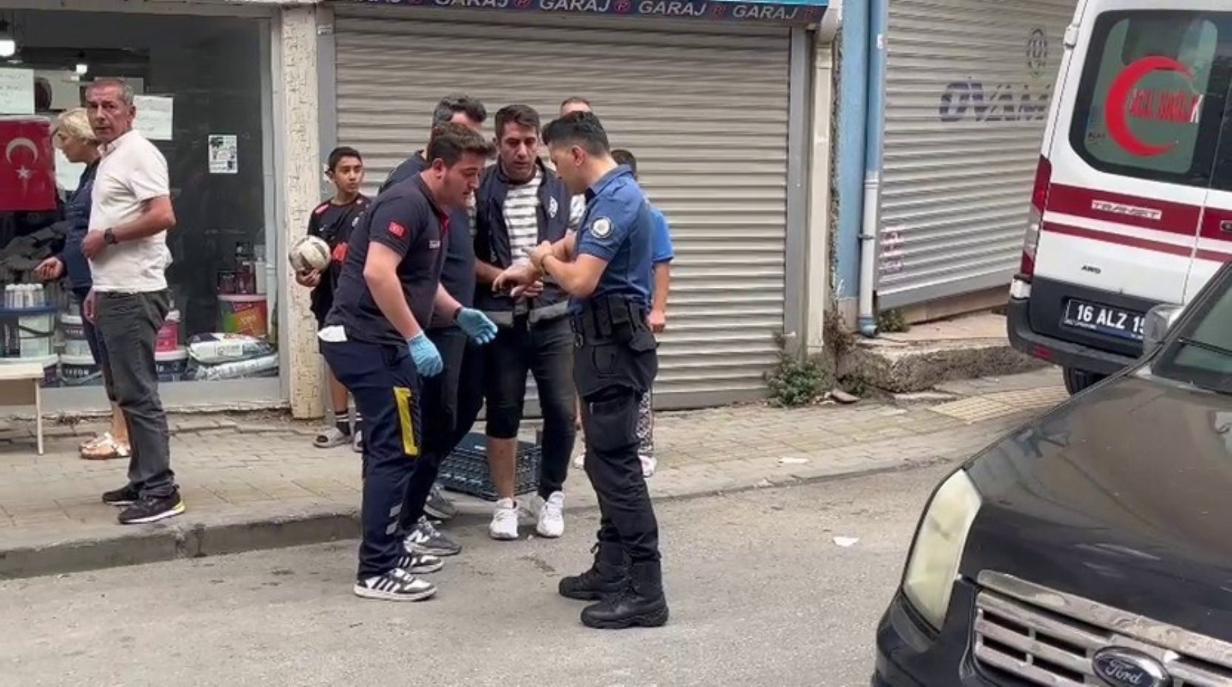 İhbara giden polise köpekle saldırdı