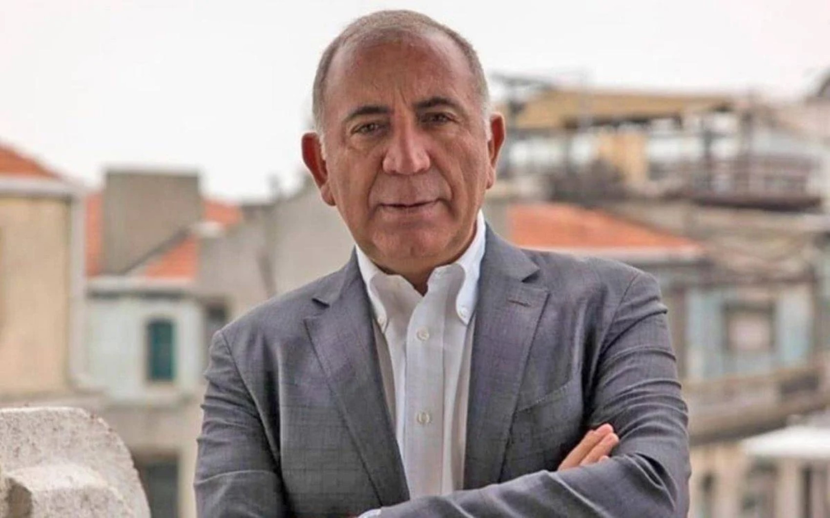 Kayyum Tekin’den '30 kişilik liste' dayatması: Milyonlarca CHP’li kendi binasına giremiyor