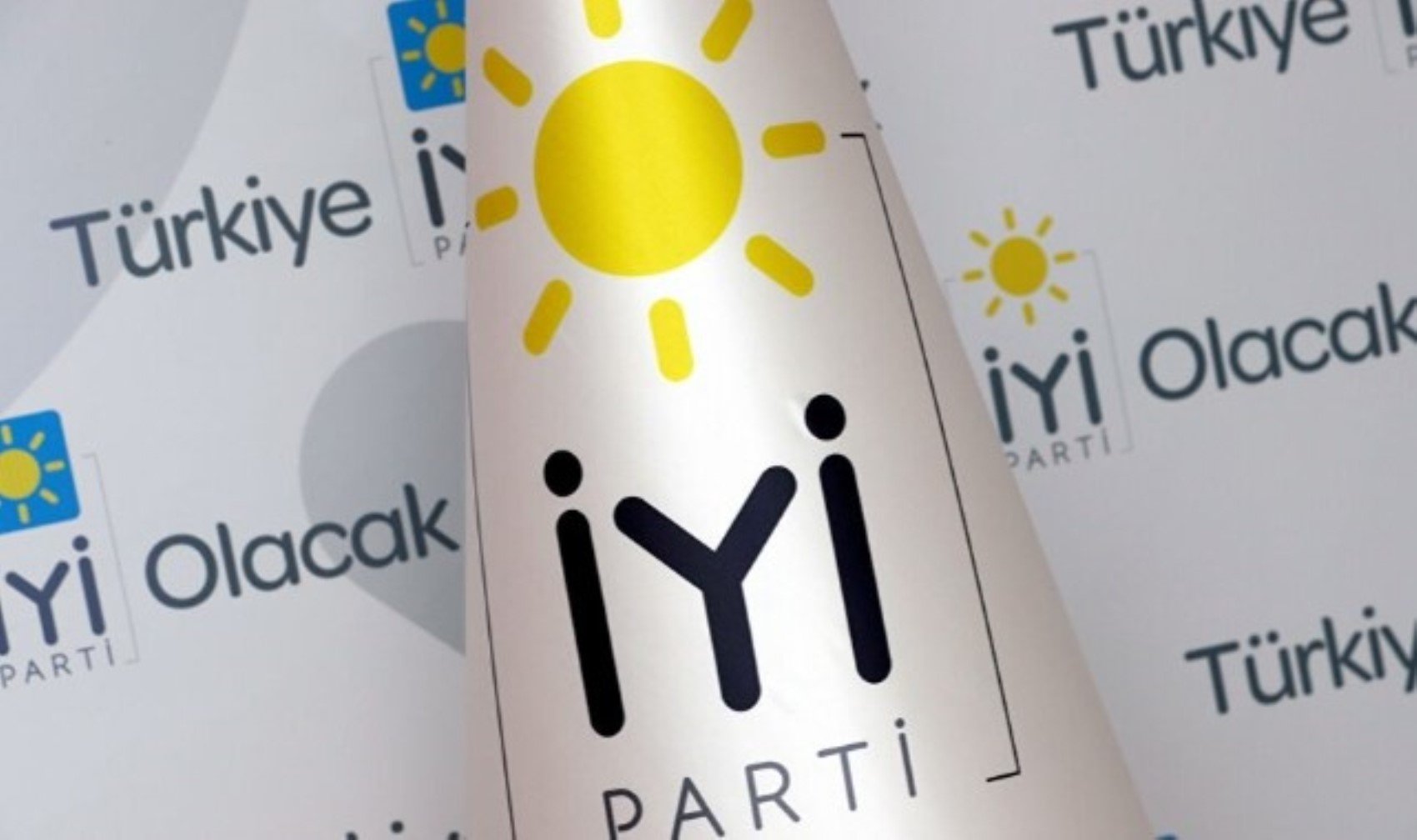 Kayyum krizi sonrası ilk anket! Kayyum darbesi geri tepti: AKP çıkmazda!
